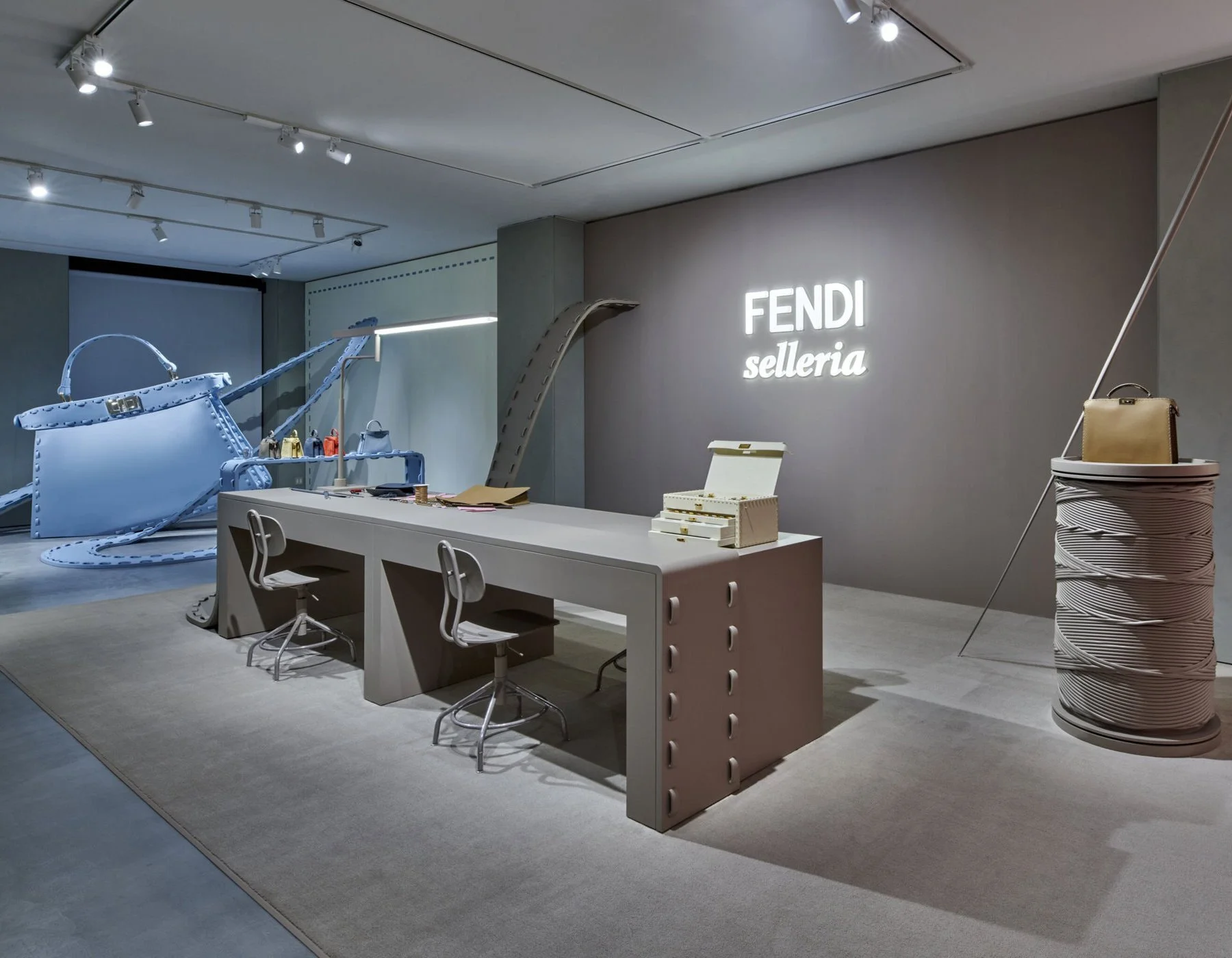 shibuya_desk_1800x1400.jpg