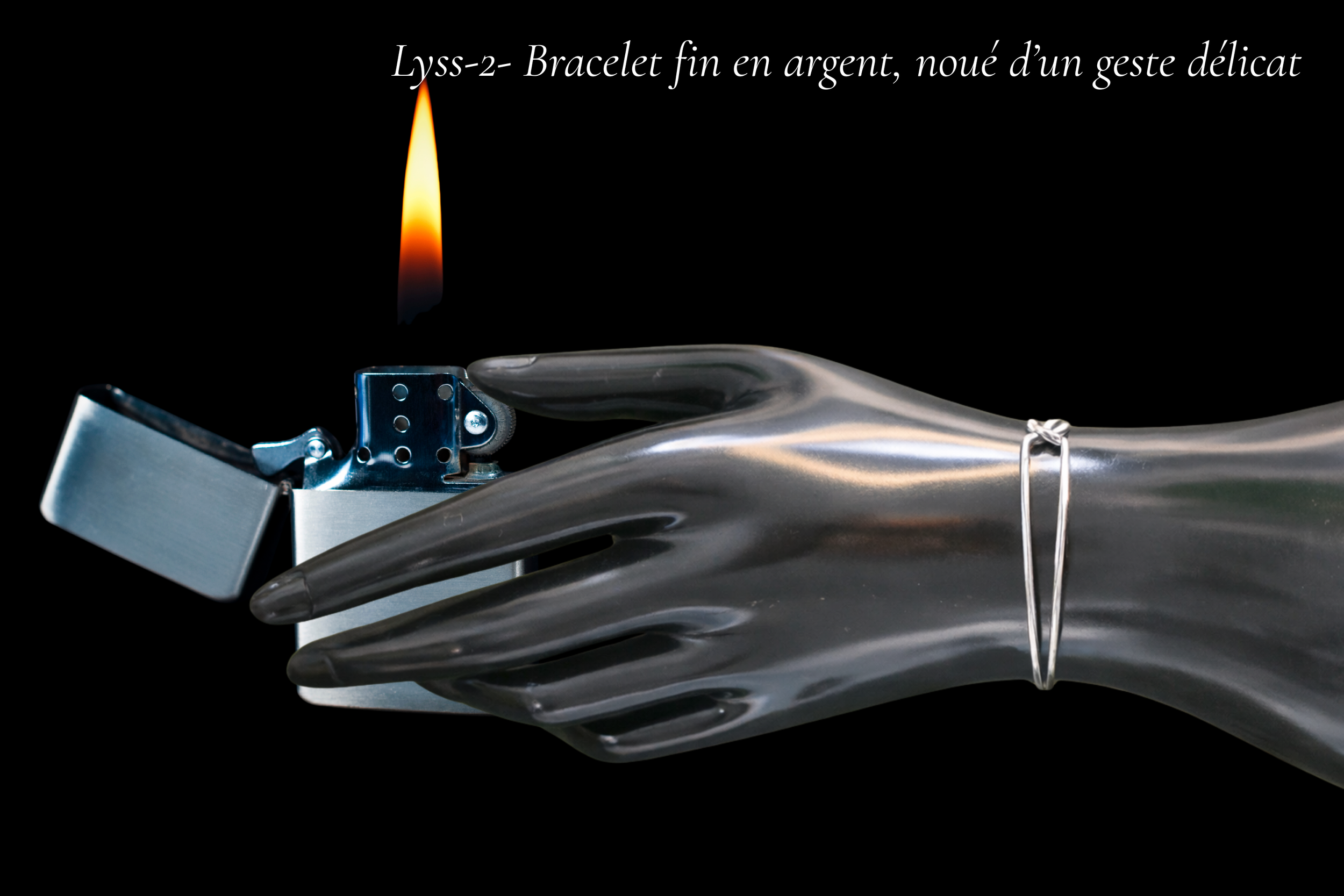 2 Lyss- Bracelet fin en argent, noué d’un geste délicat.png