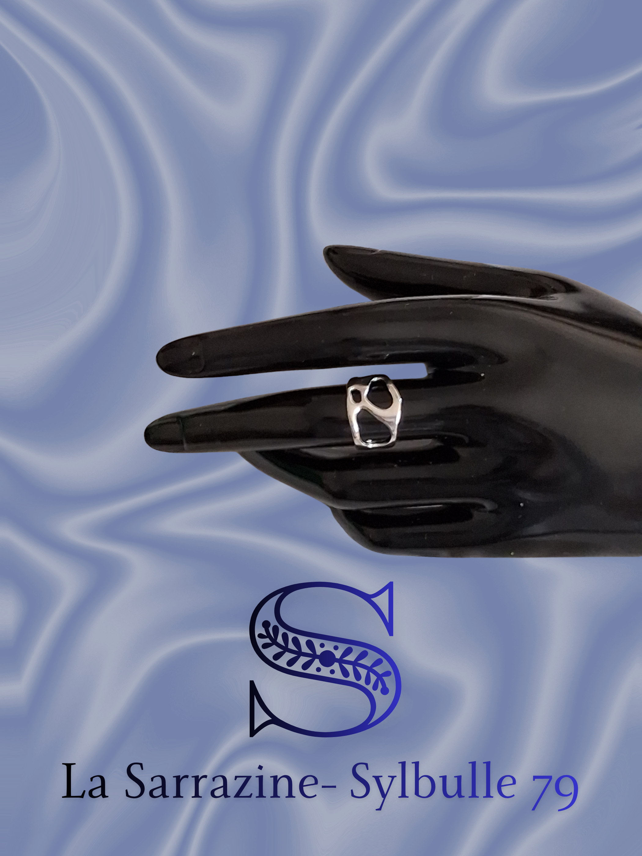 art79- La Sarrazine soie bleu ciel.png