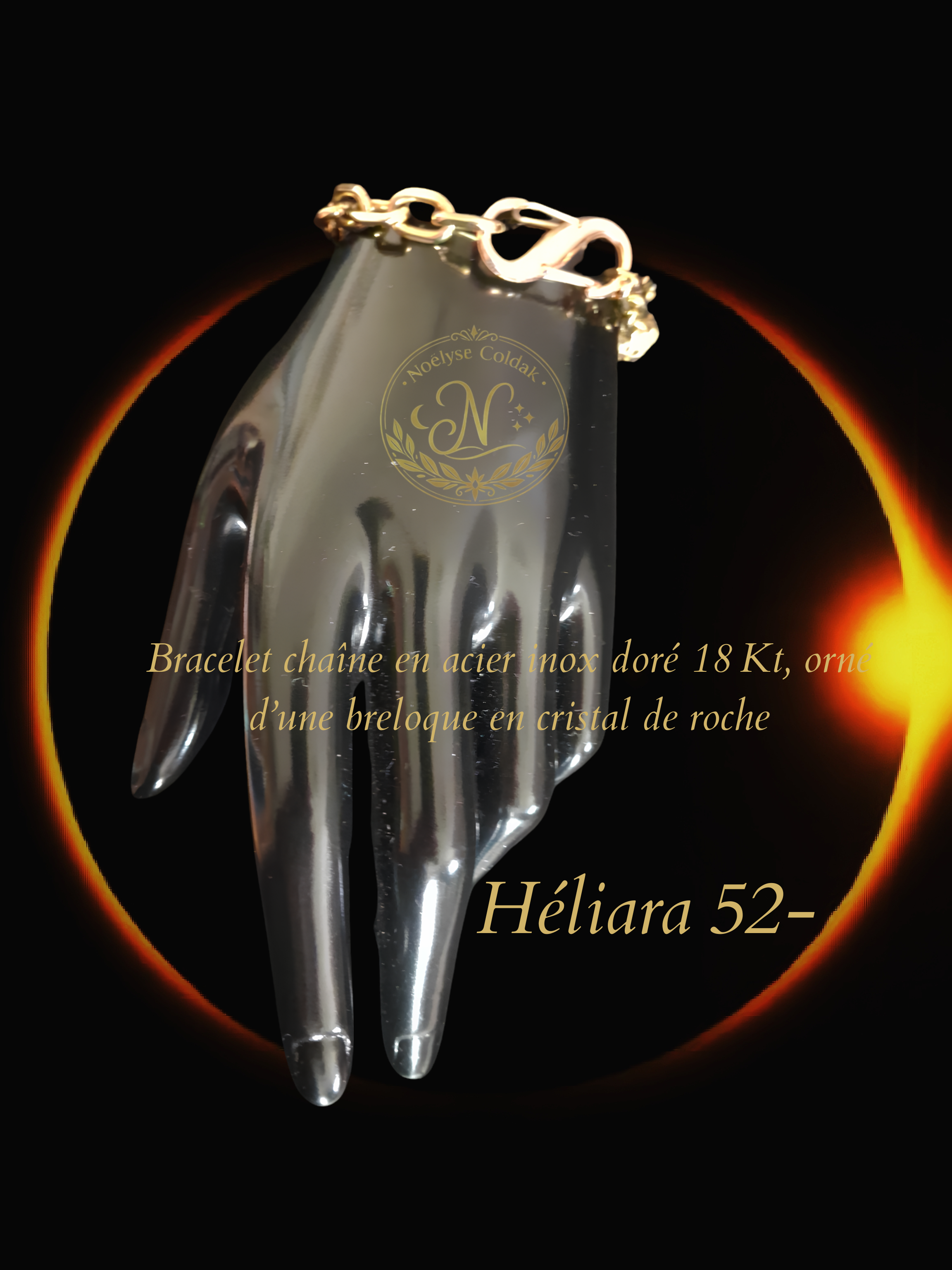 art52-Héliara 52- Le Cœur Solaire  Bracelet chaîne en acier inox doré 18 Kt, orné d’une breloque en cristal de roche.png