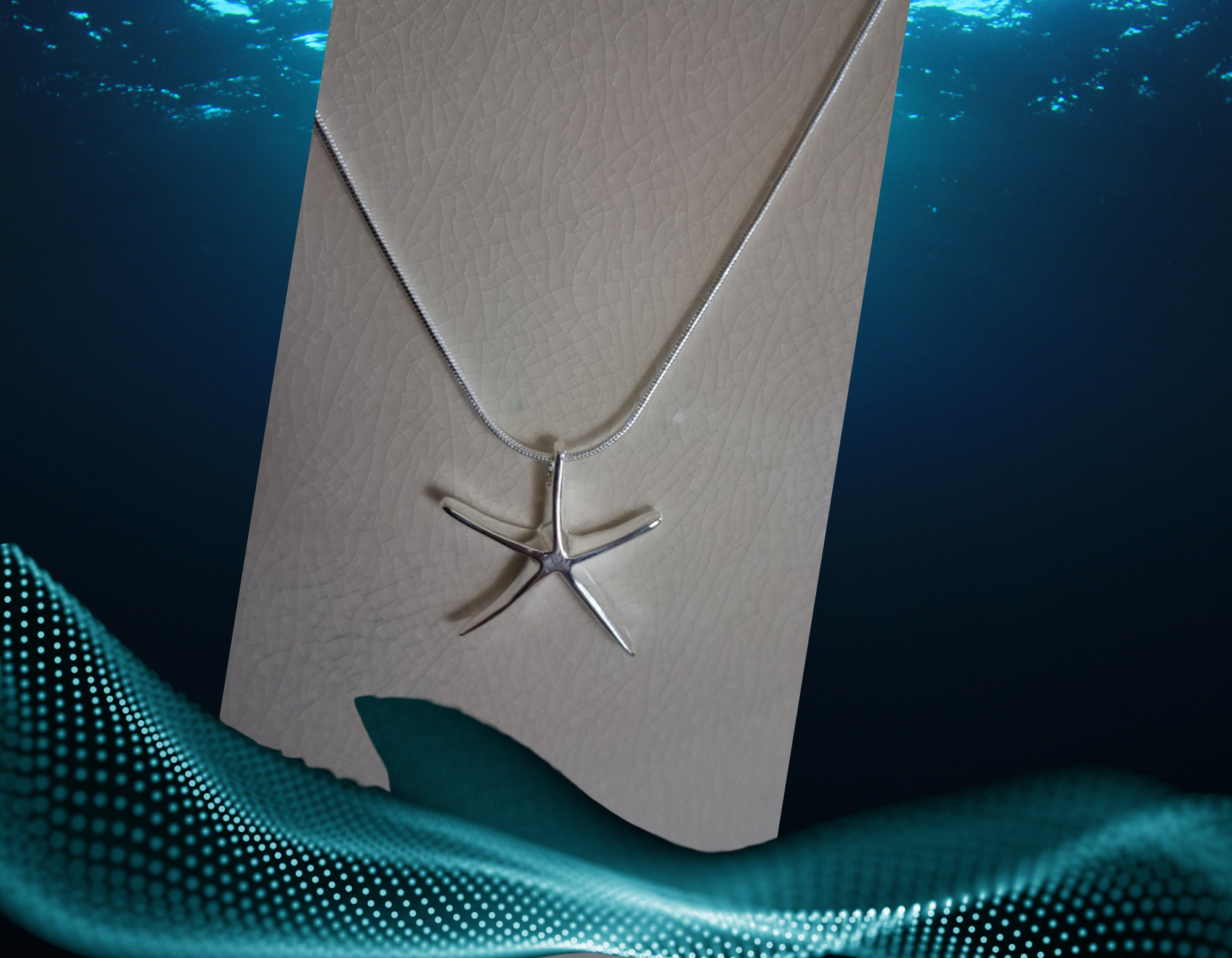 86 Linéa Star — Collier en argent fin : Étoile de mer en argent, au design épuré et lumineux. Une pièce douce et organique, inspirée des lignes claires et du souffle marin.