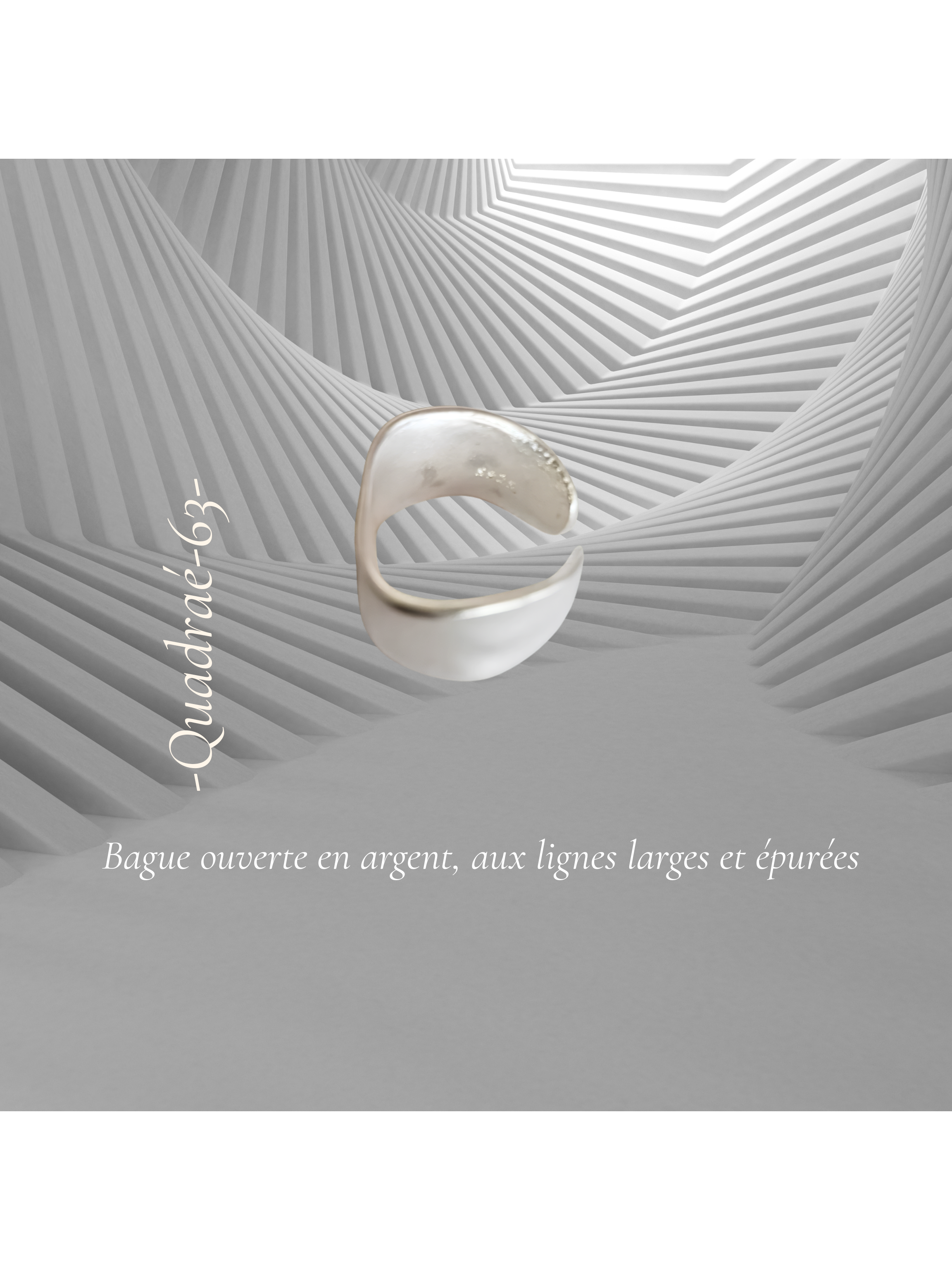 art63-Quadraé-63- Bague ouverte en argent, aux lignes larges et épurées.png