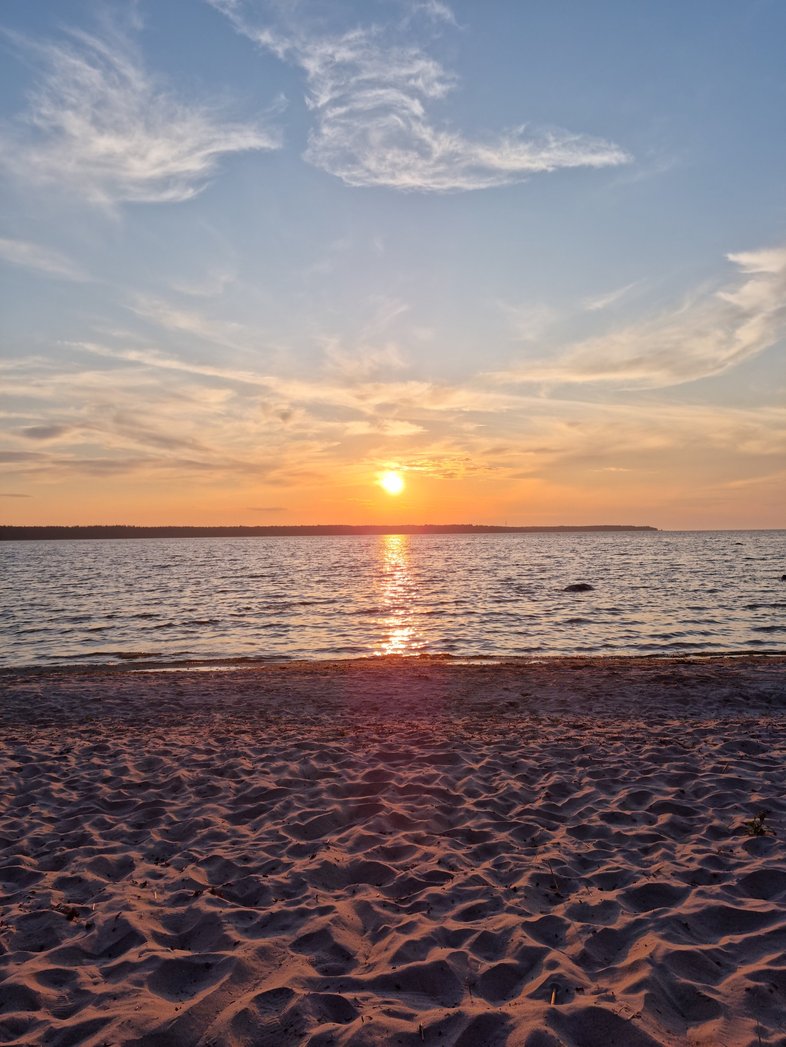 CALLUNA liiivarand. Tapurla liivarand - lühikese jalutuskäigu kaugusel, nautimaks merelaineid ja õhtul päikeseloojangut.