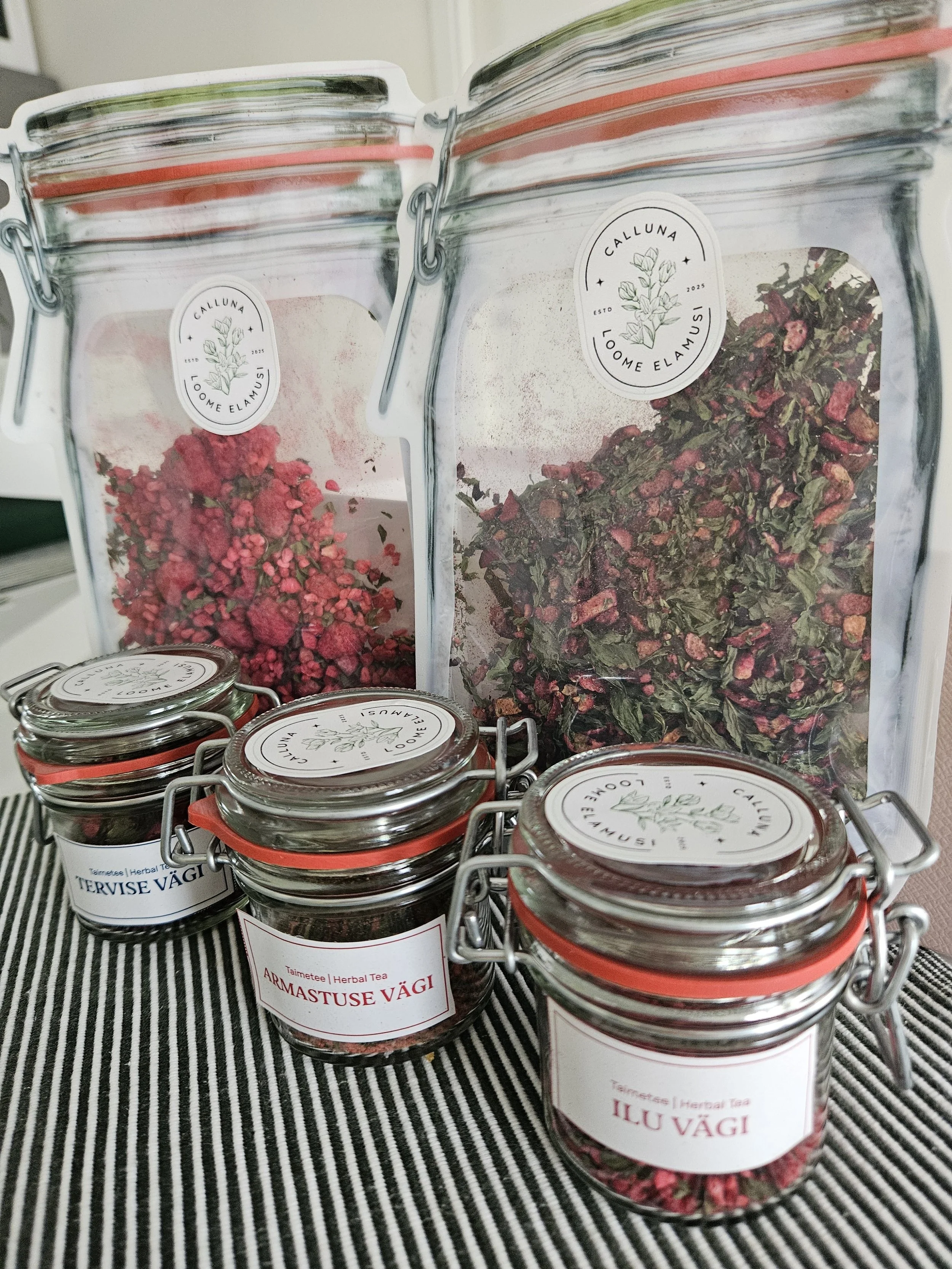 CALLUNA teehetked.  Krista ürditeede valikus on  7 ürditeed Eestimaa metsadest ja põldudelt.  Naudi ja kosuta end ürditeega! Küsi lisa Krista käest.