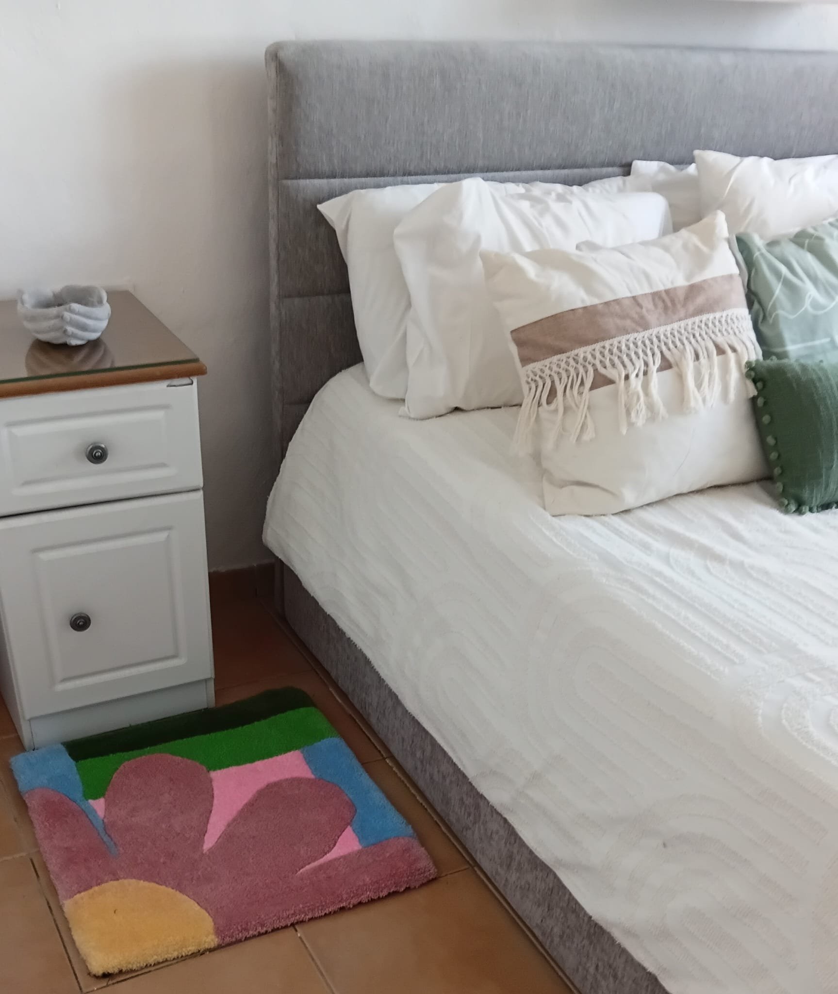 Square part flower rug.