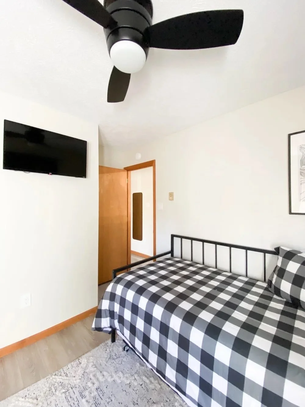 cozy-bedroom-daybed-2.jpg