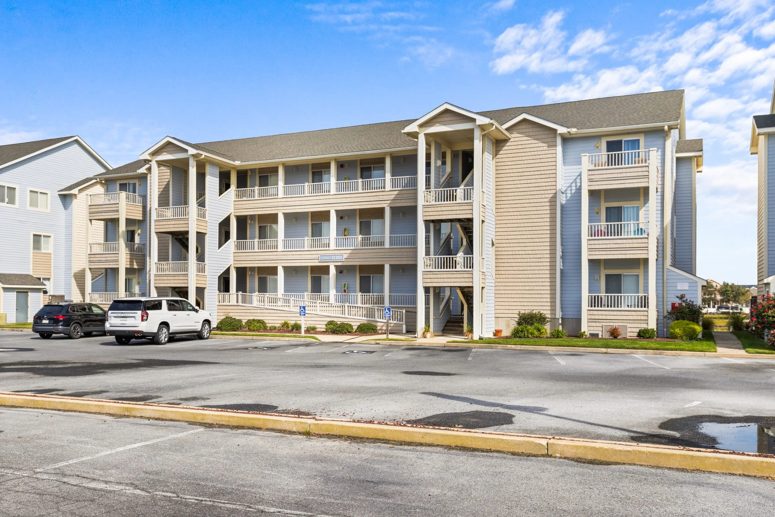 exterior_2.jpg