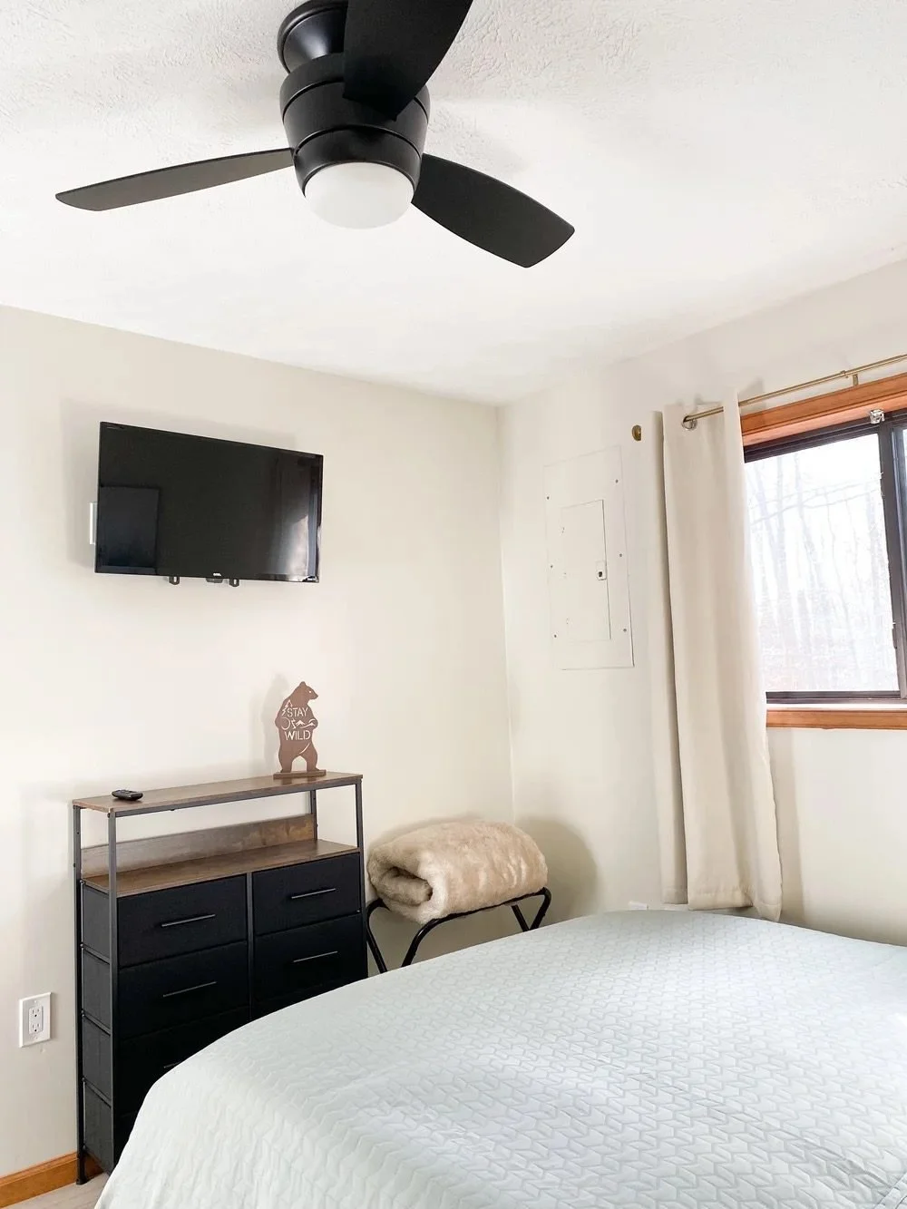 cozy-bedroom-queen-2.jpg