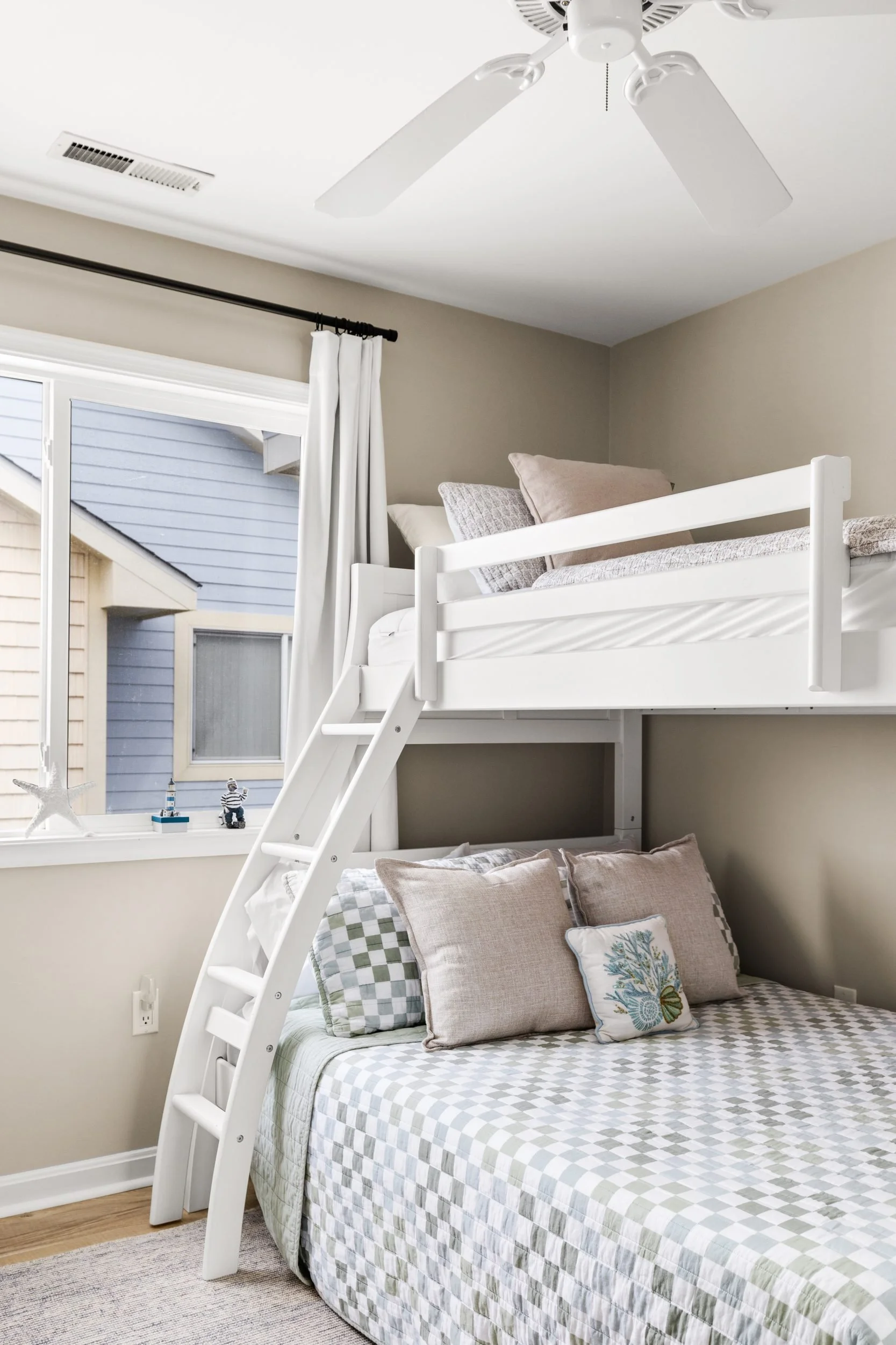3rd_bedroom_3.jpg
