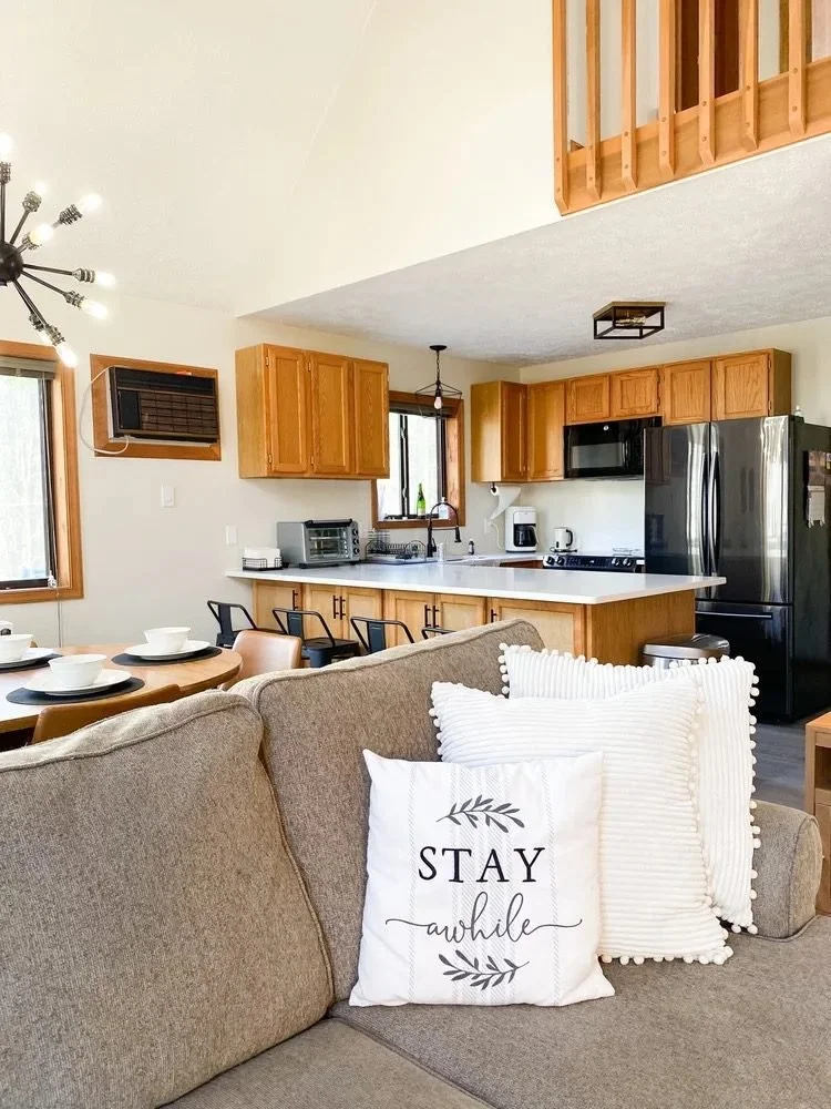 cozy-stay-awhile-kitchen.jpg