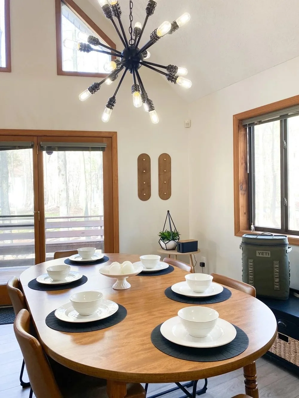 cozy-dining-detail.jpg