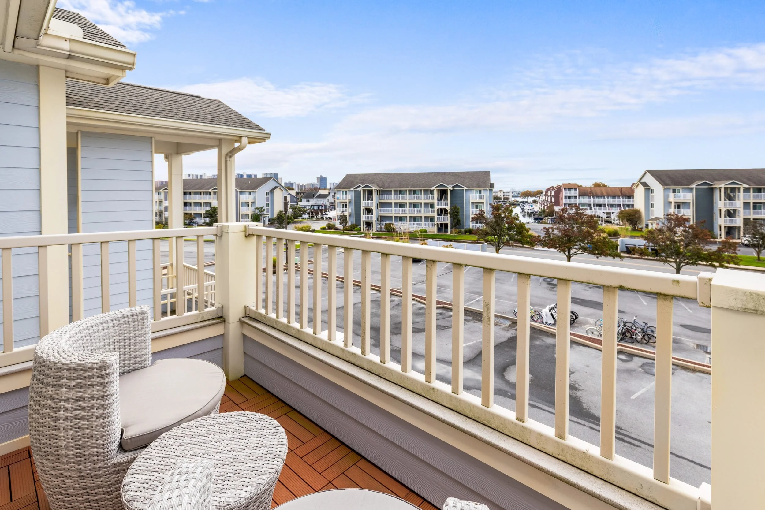 front_porch_2.jpg