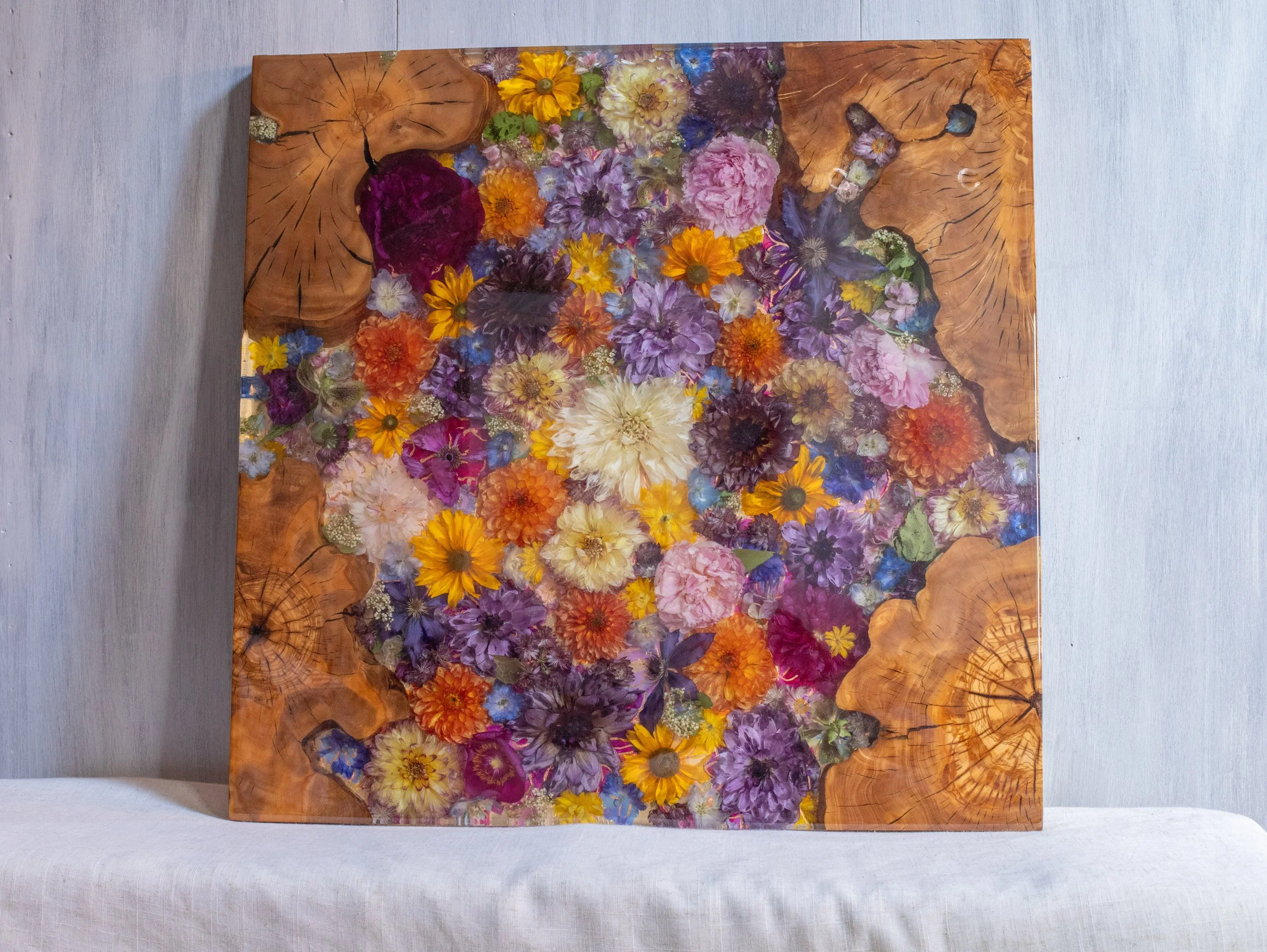 Olive wood and Flowers