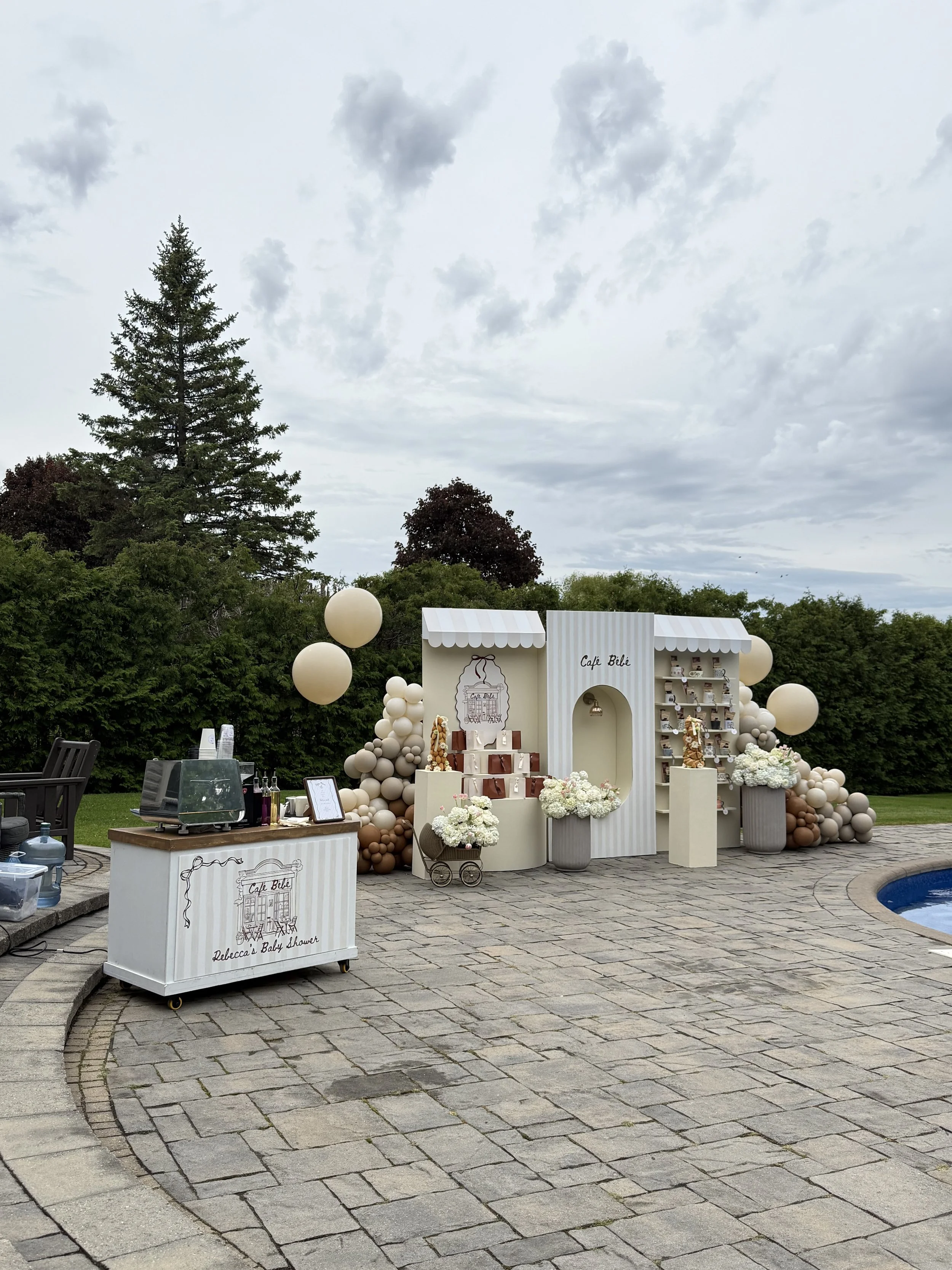 Mobile coffee catering for private birthday celebrations in Ottawa and Gatineau. A guest enjoys a custom dessert and espresso service at a Café Apéro event, featuring a raspberry birthday cake with sparklers. Professional event catering and specialt