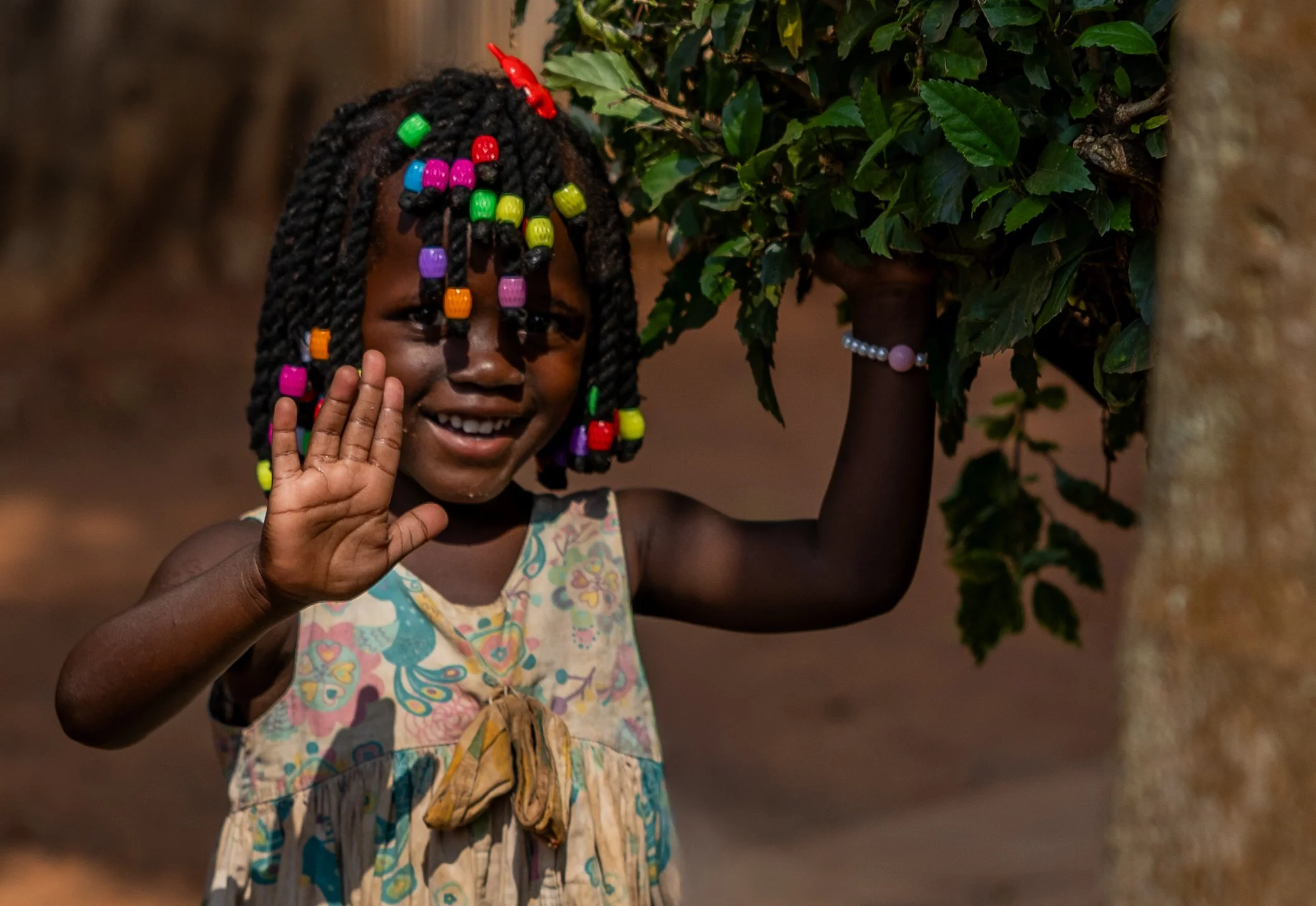 Candid wave of childhood - Kampala (Uganda) 🇺🇬