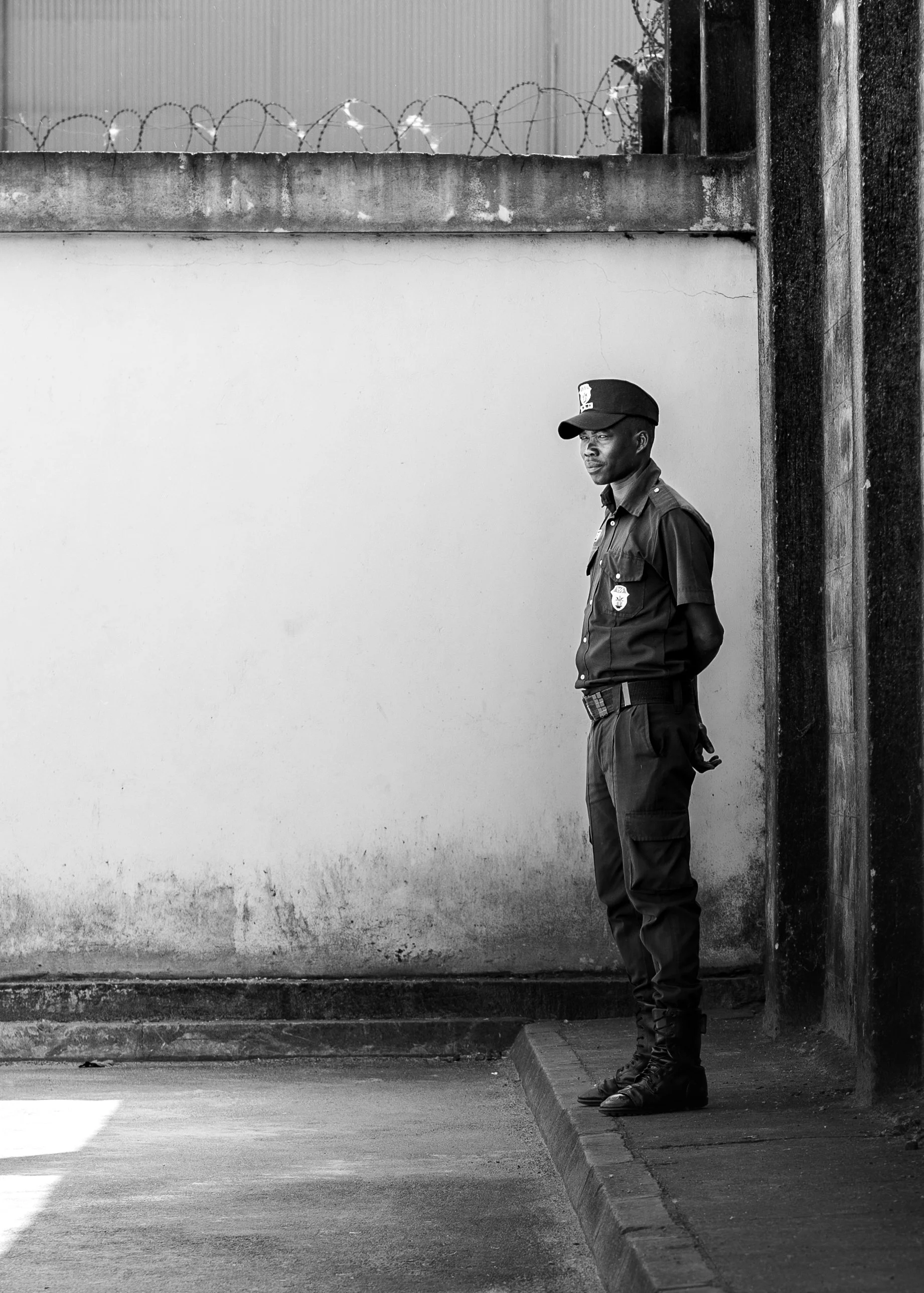 Alone in the industrial quiet -  Jinja (Uganda) 🇺🇬