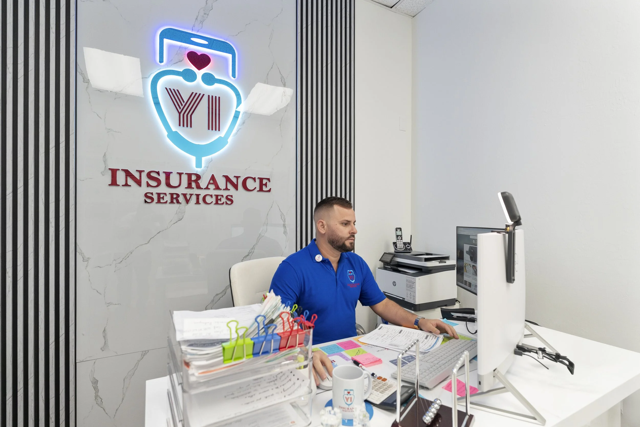 YI Insurance oficina