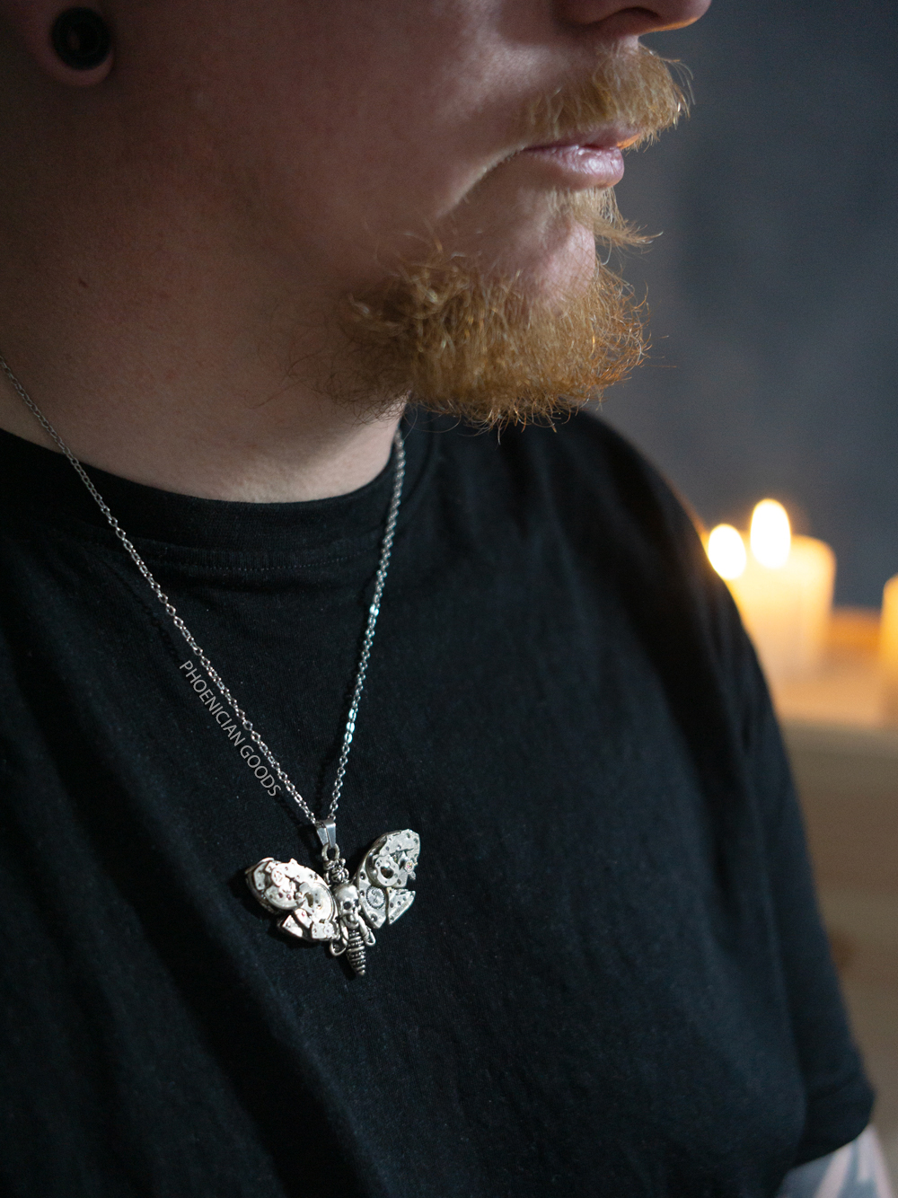 big-moth-necklace-03.png