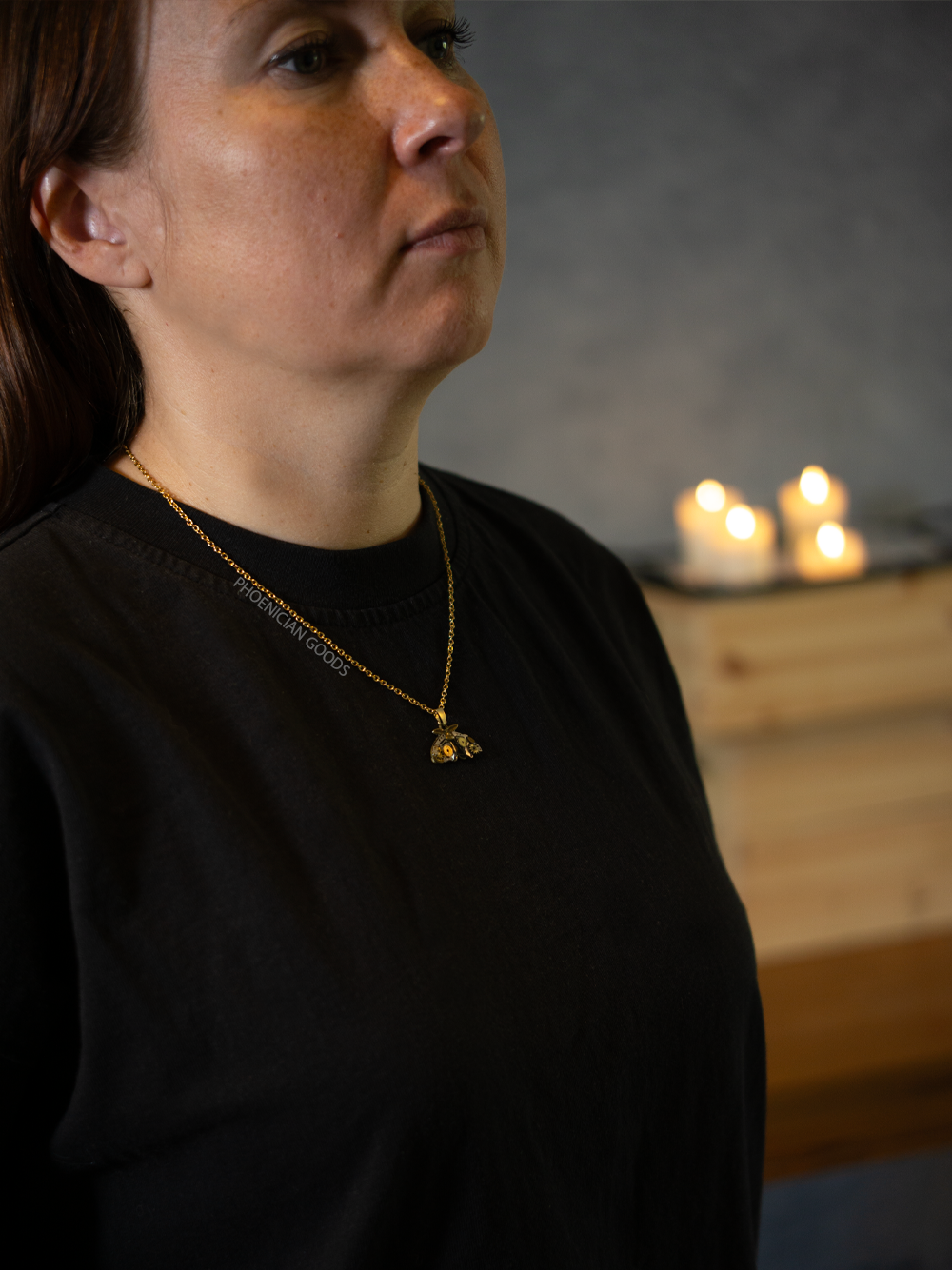 gold-moth-necklace-03.png
