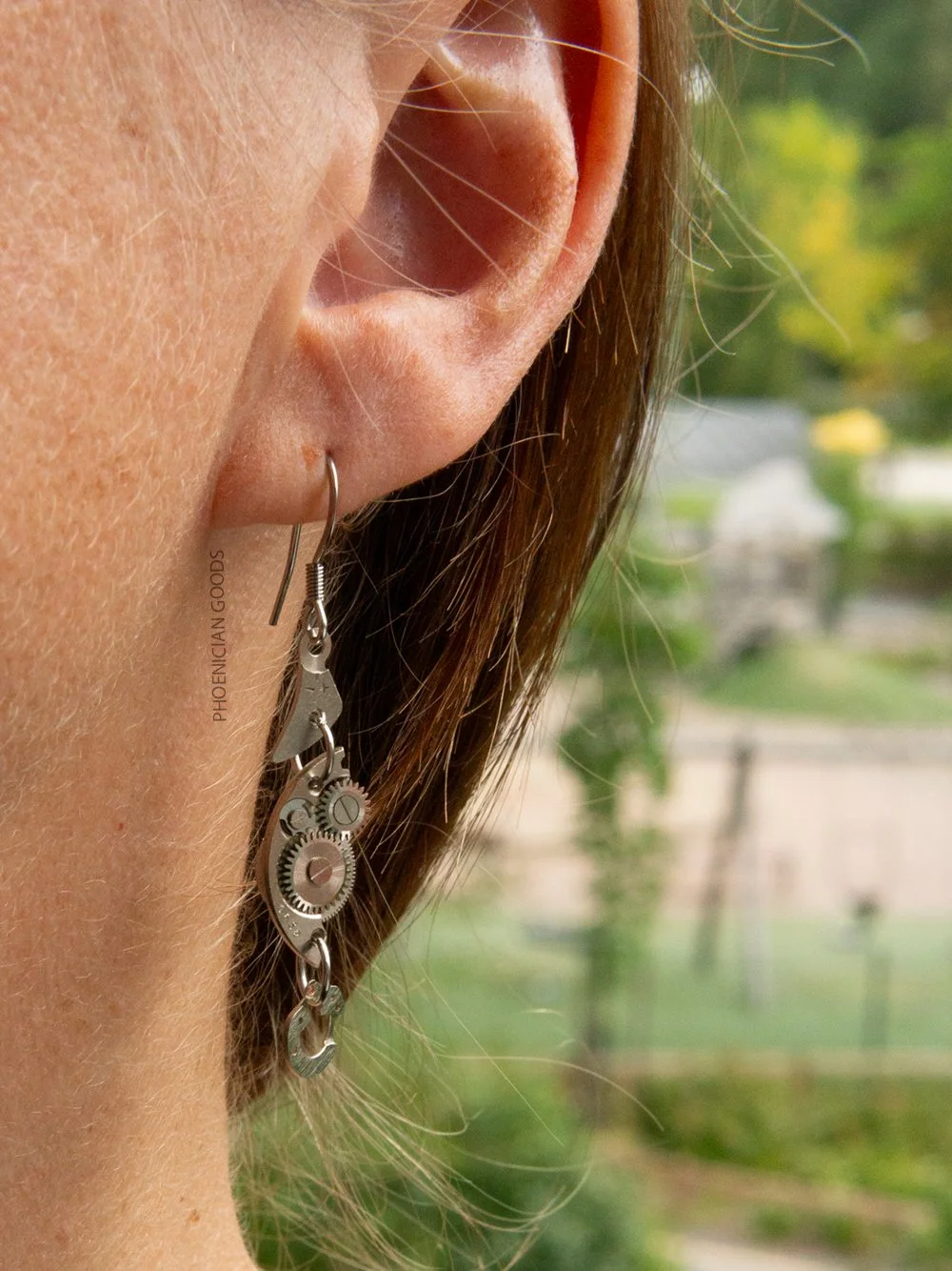 curvy-earring-04.jpg