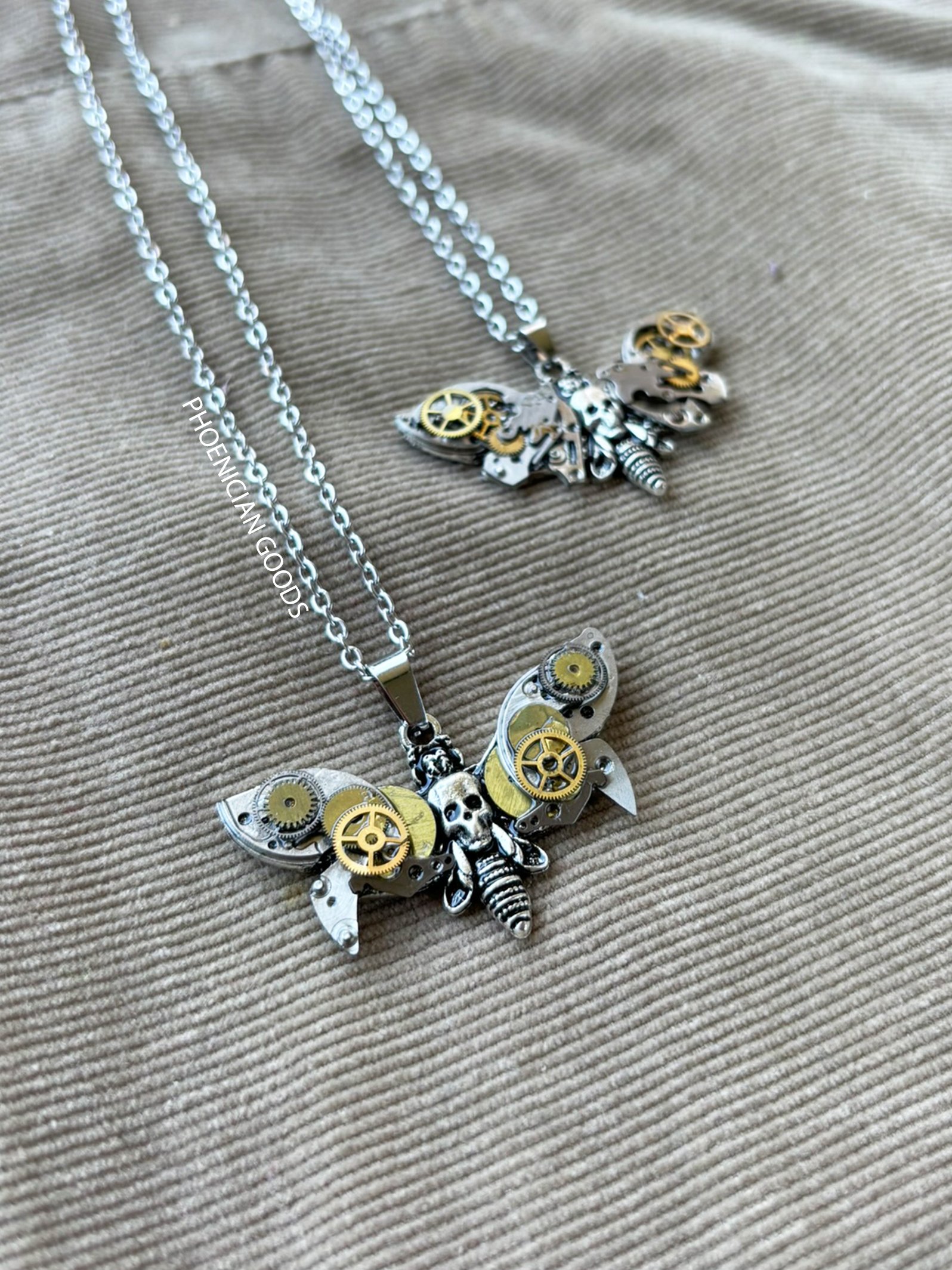 Small Moth – Necklace (with gold gears)