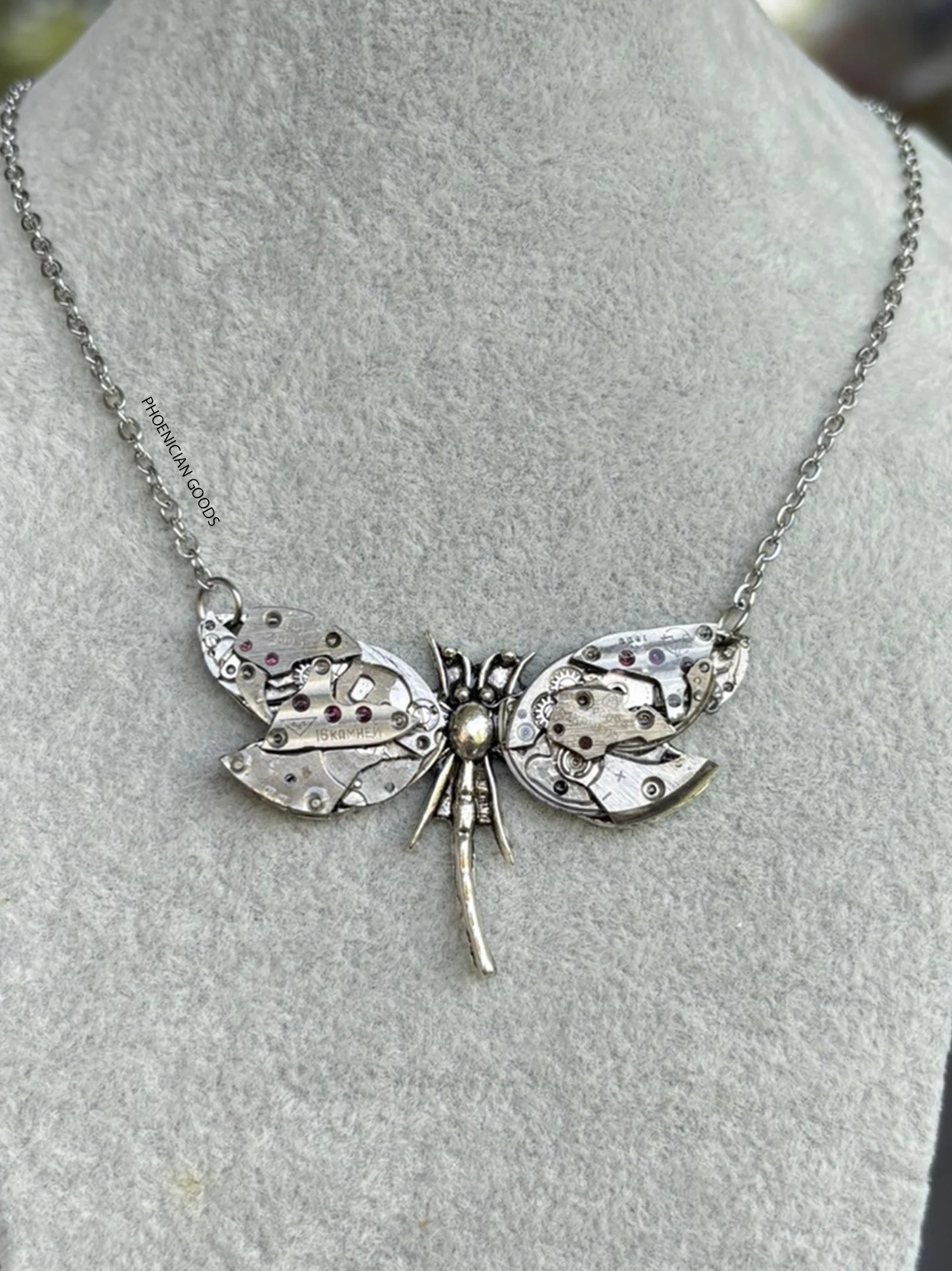 Dragonfly – Necklace (silver color)