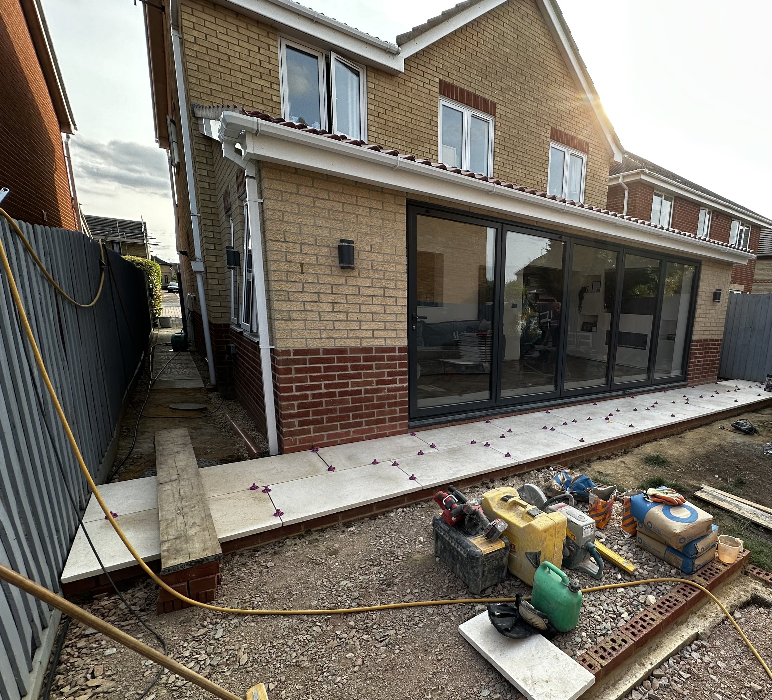 New extension near Spalding. Brickwork, blockwork and slabbing.
