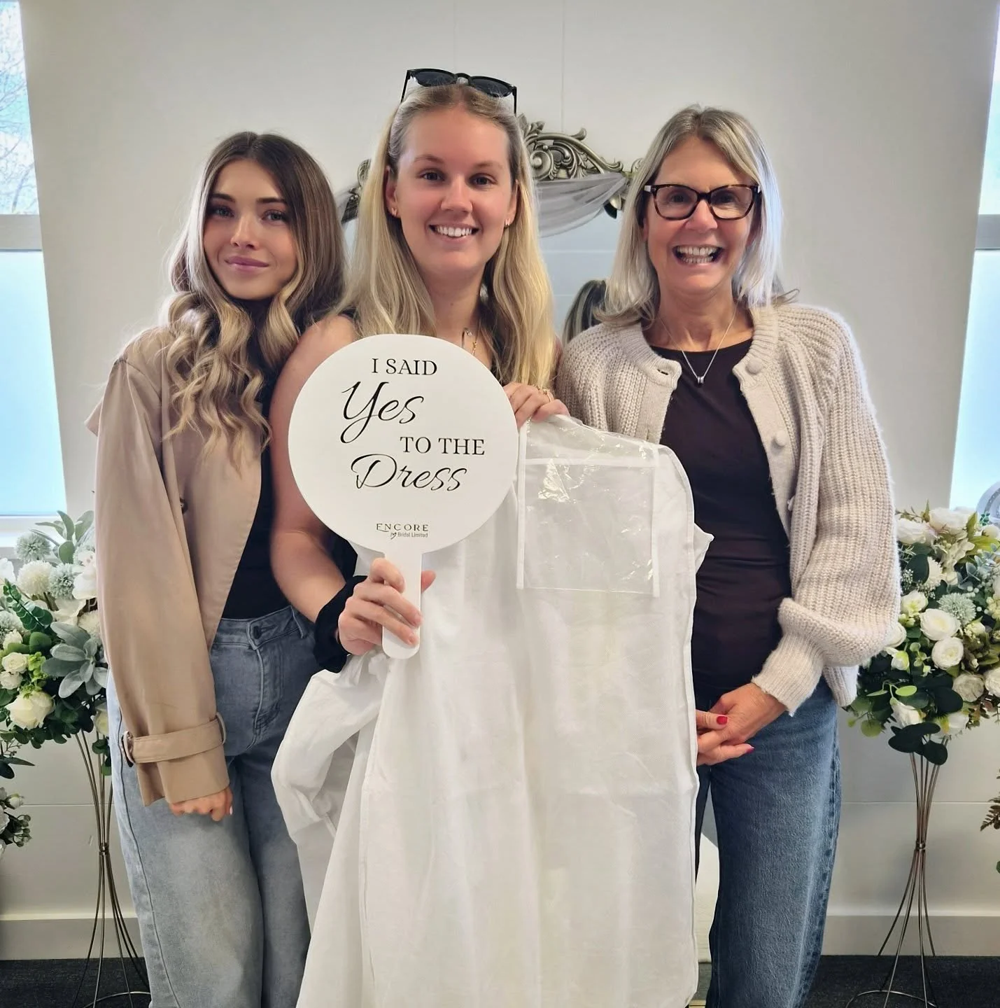 Had the best morning with Molly and her crew today. We love an open minded but decisive bride - thats the dream 🥰