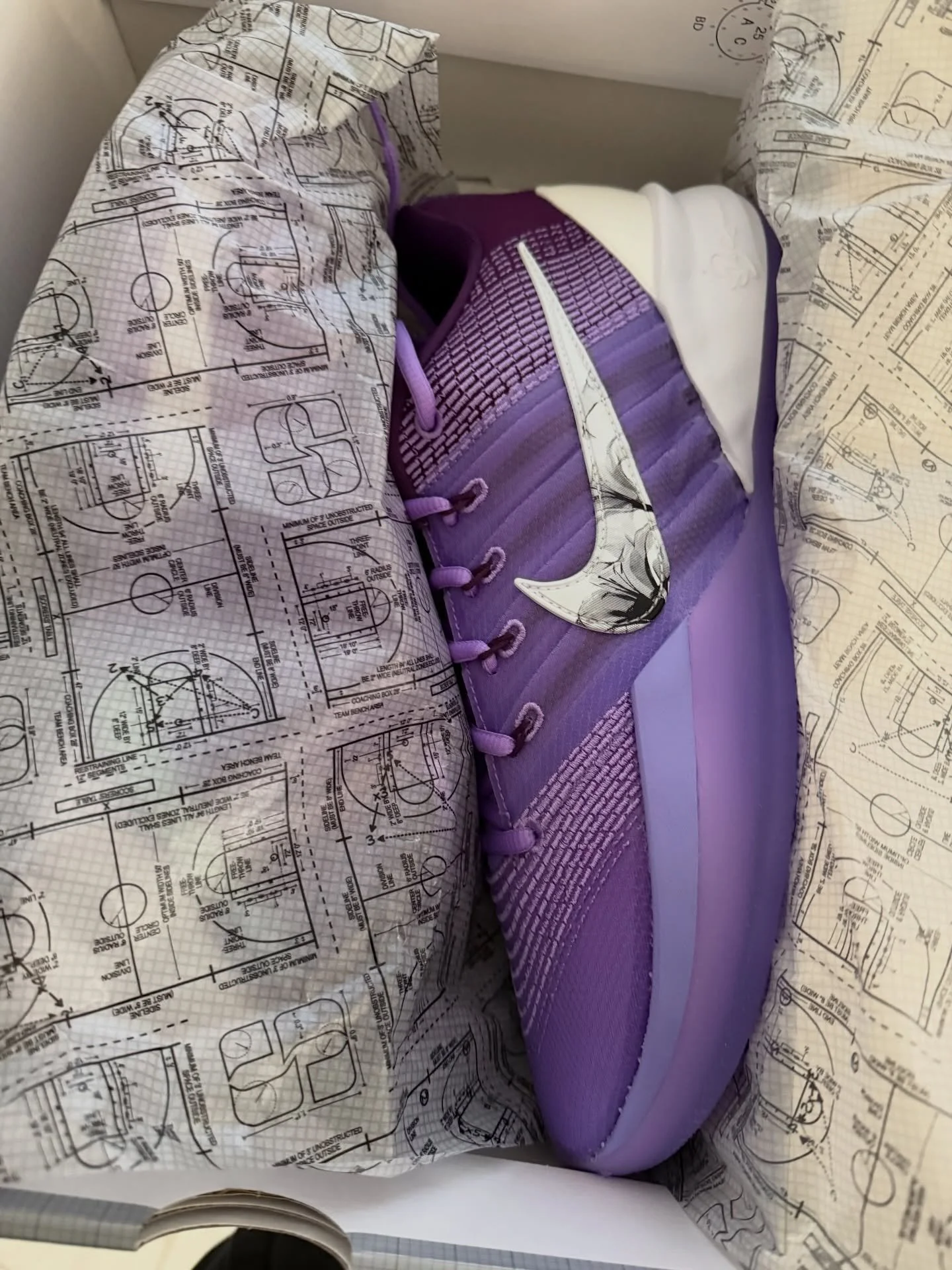The best type of flowers for basketball girls are new shoes 💐💐💐💐