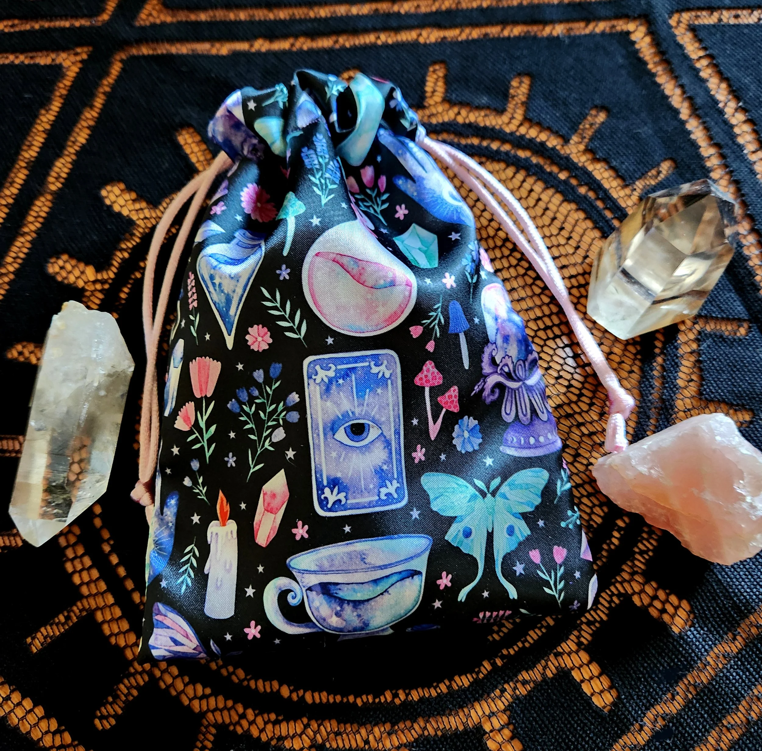 witch things closed_fin.jpg