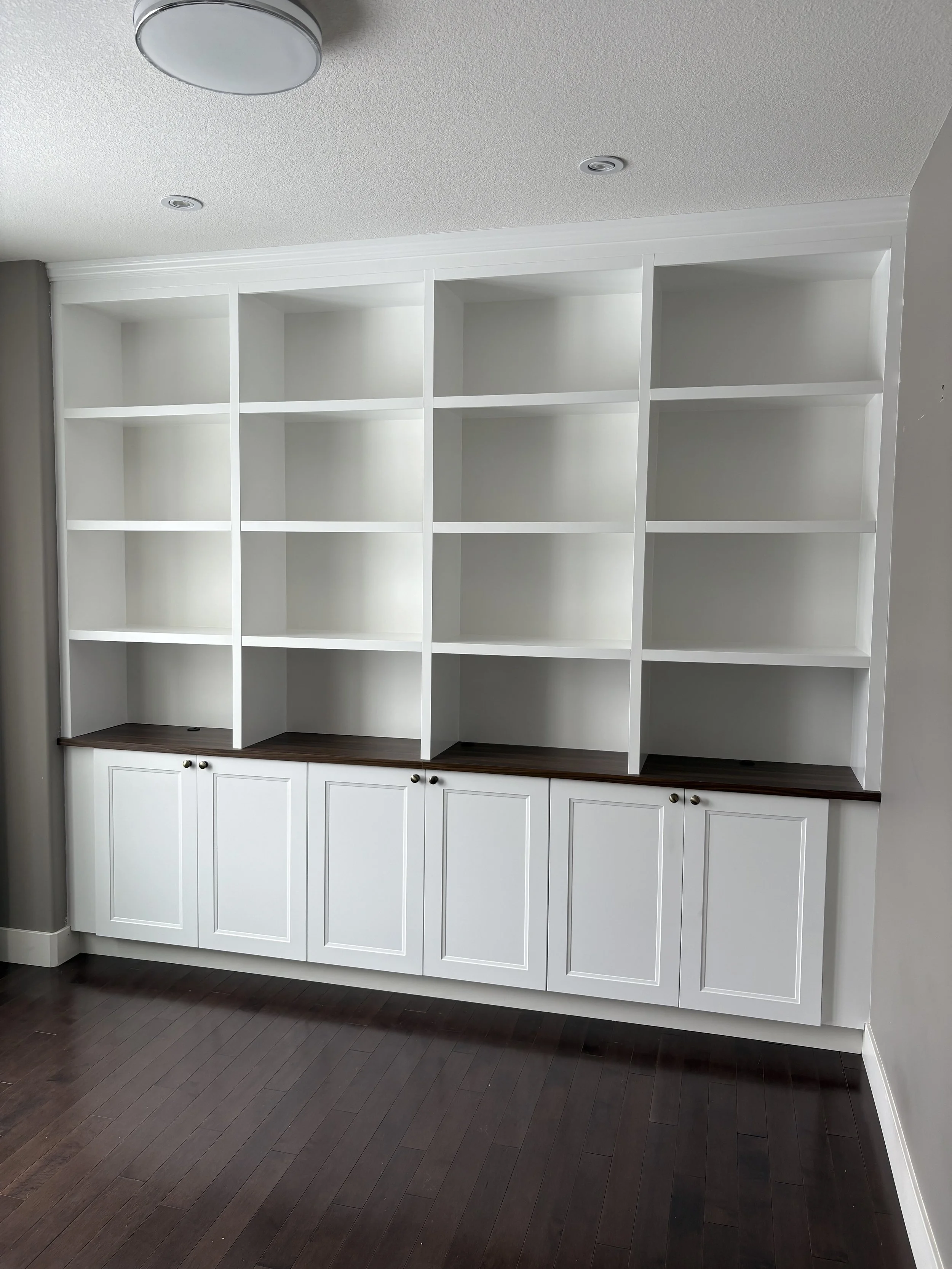 CUSTOM BUILT-IN SHELVING