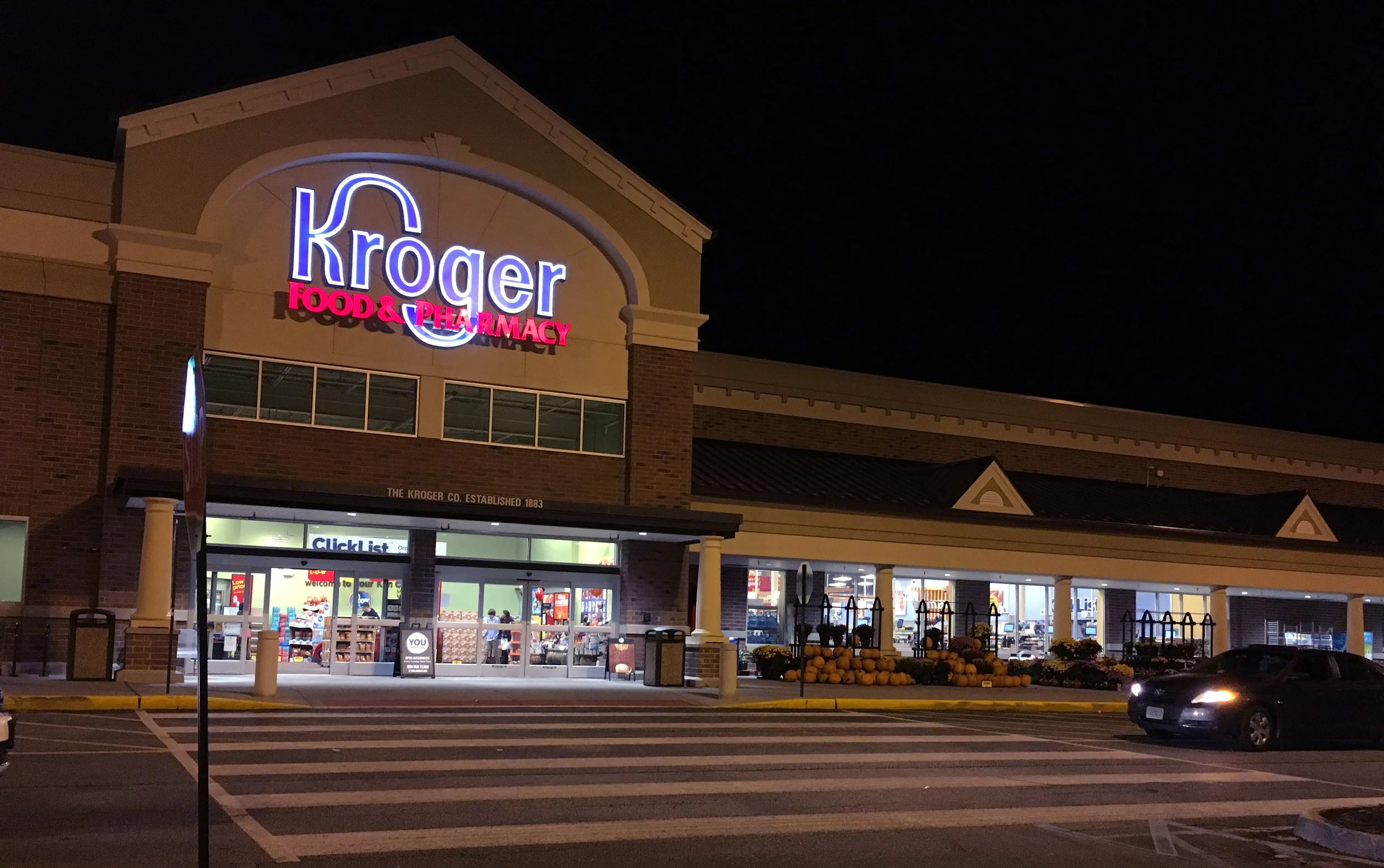 Kroger_-_Tabb_(Kiln_Creek),_VA_(37755148111).jpg
