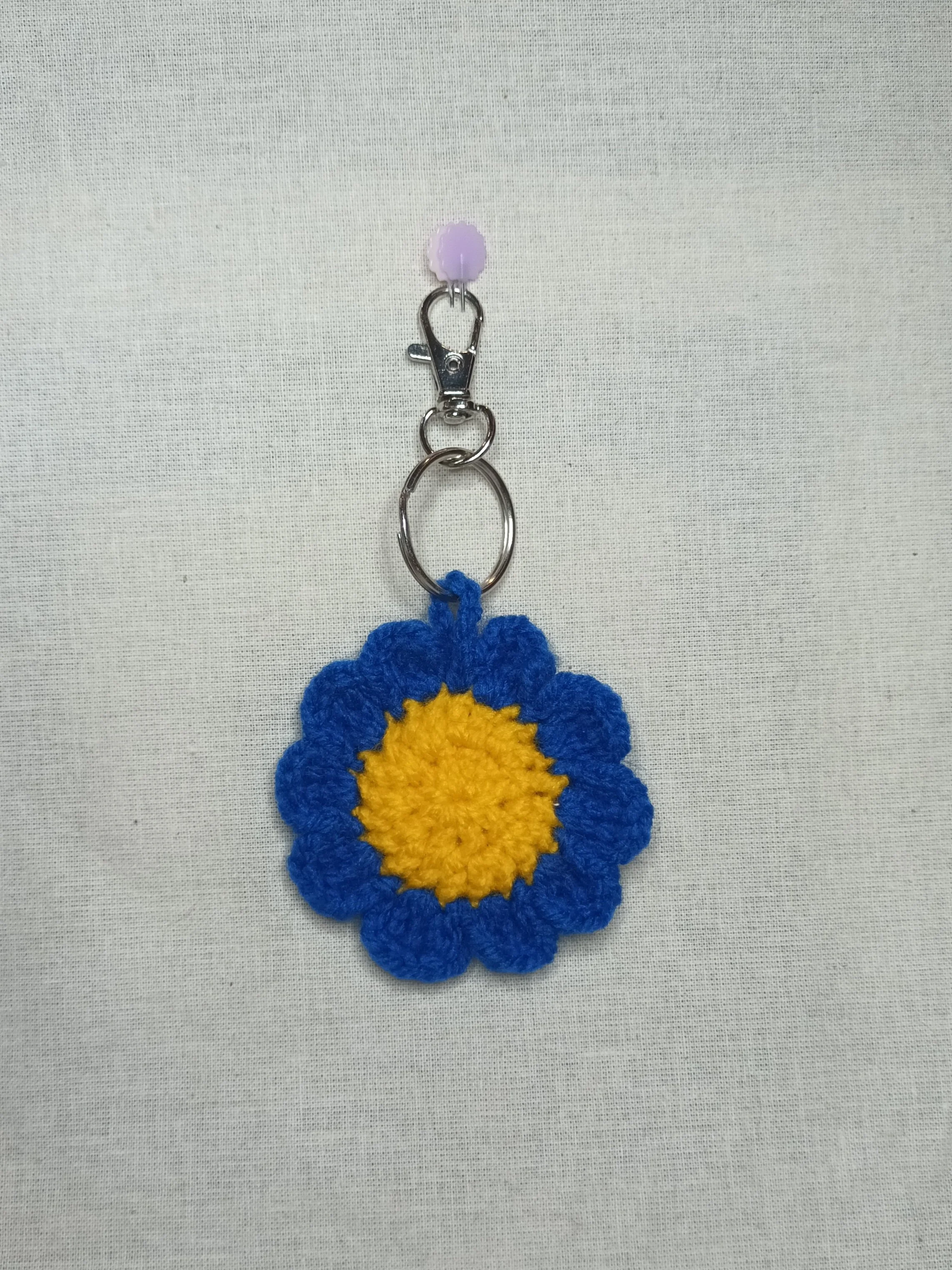 GROOVY FLOWER KEYRING Blue & Yellow