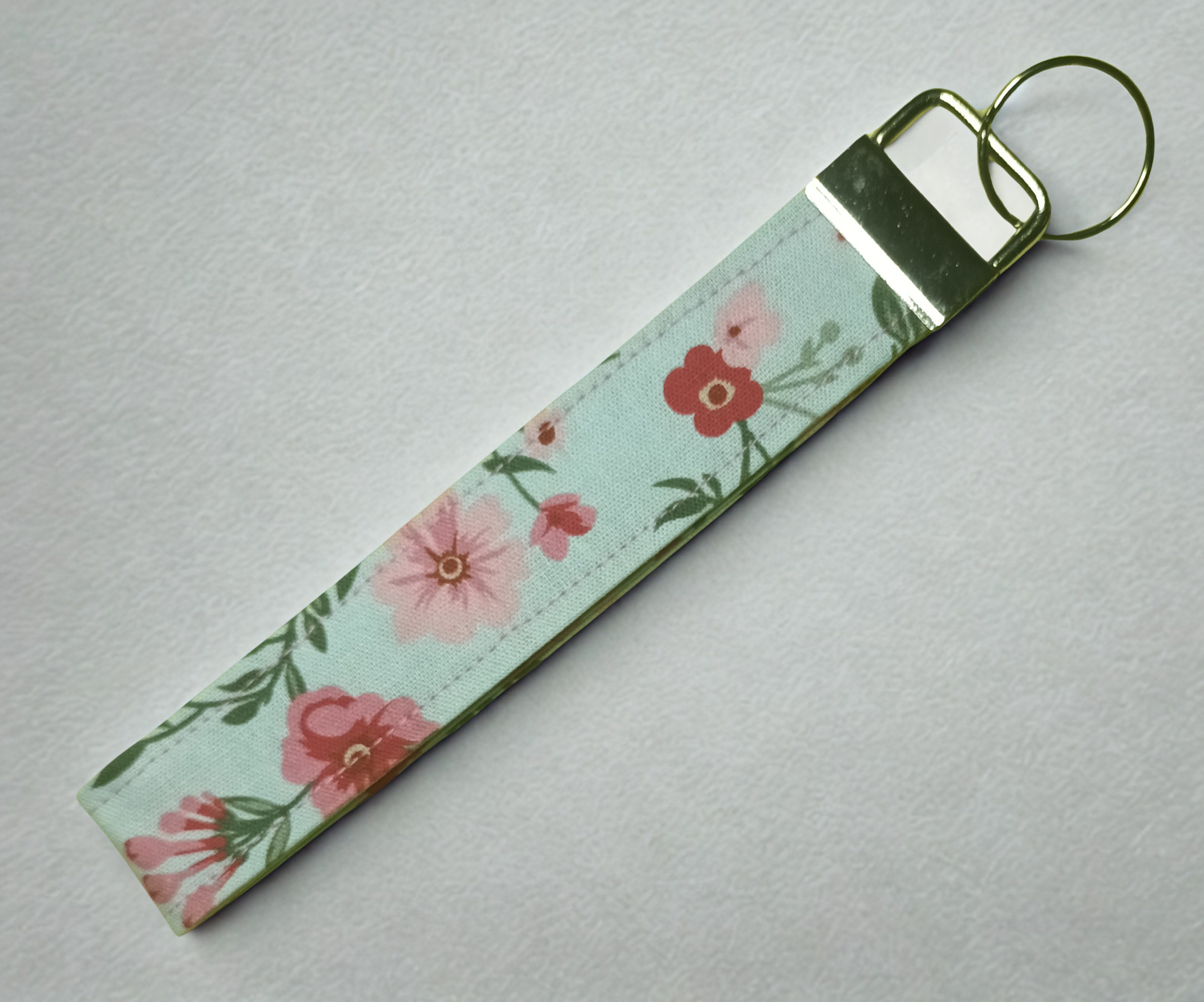 COTTAGE FLOWERS FABRIC WRISTLET