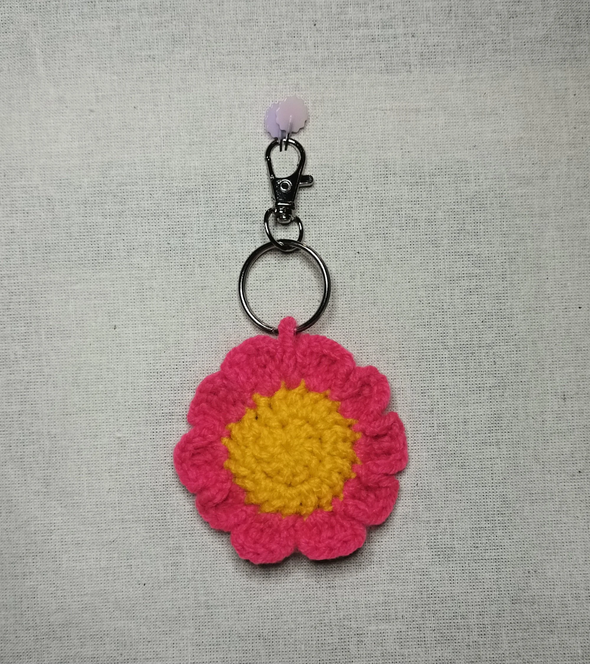GROOVY FLOWER KEYRING Pink & Yellow