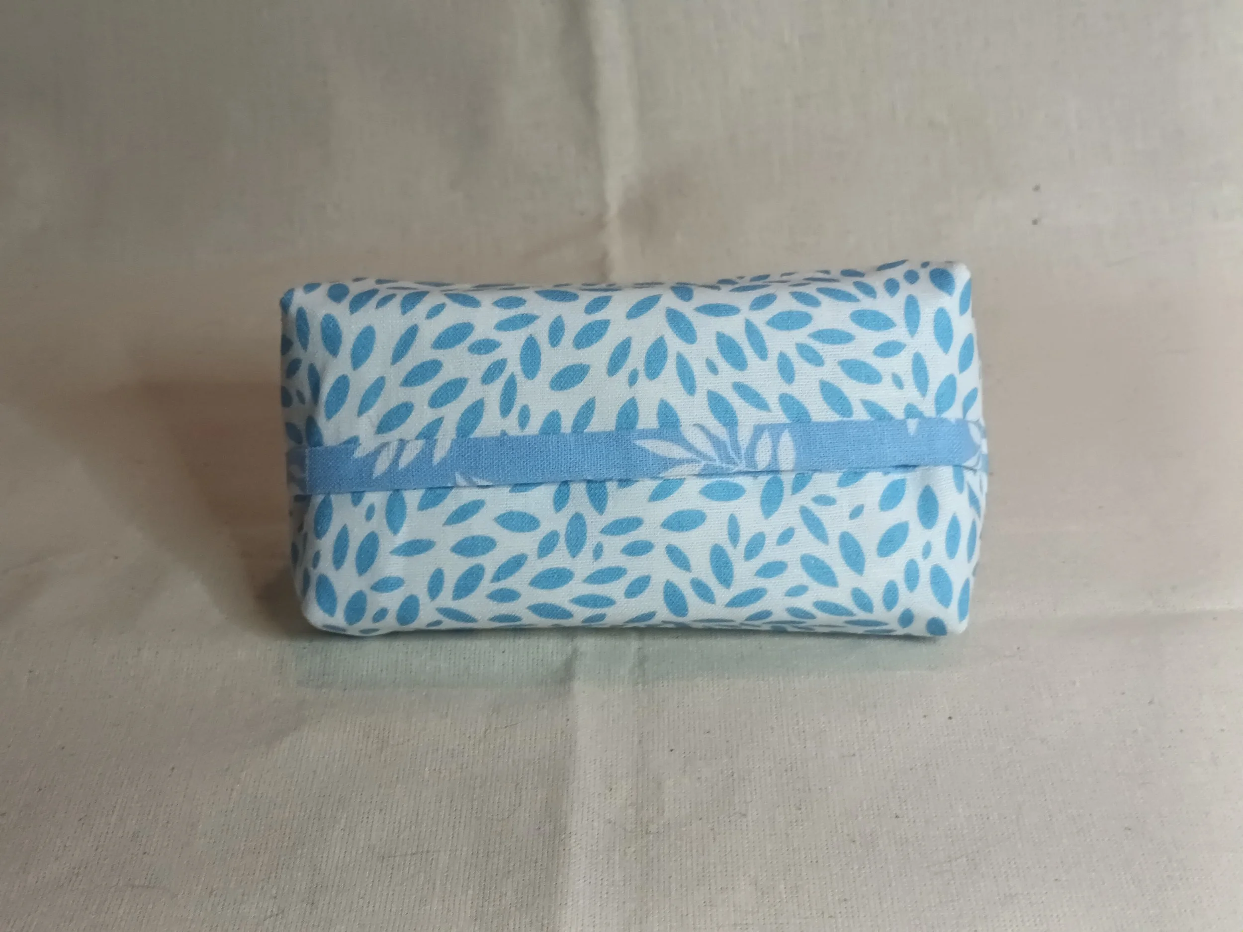 BLUE CONFETTI TRAVEL TISSUE HOLDER