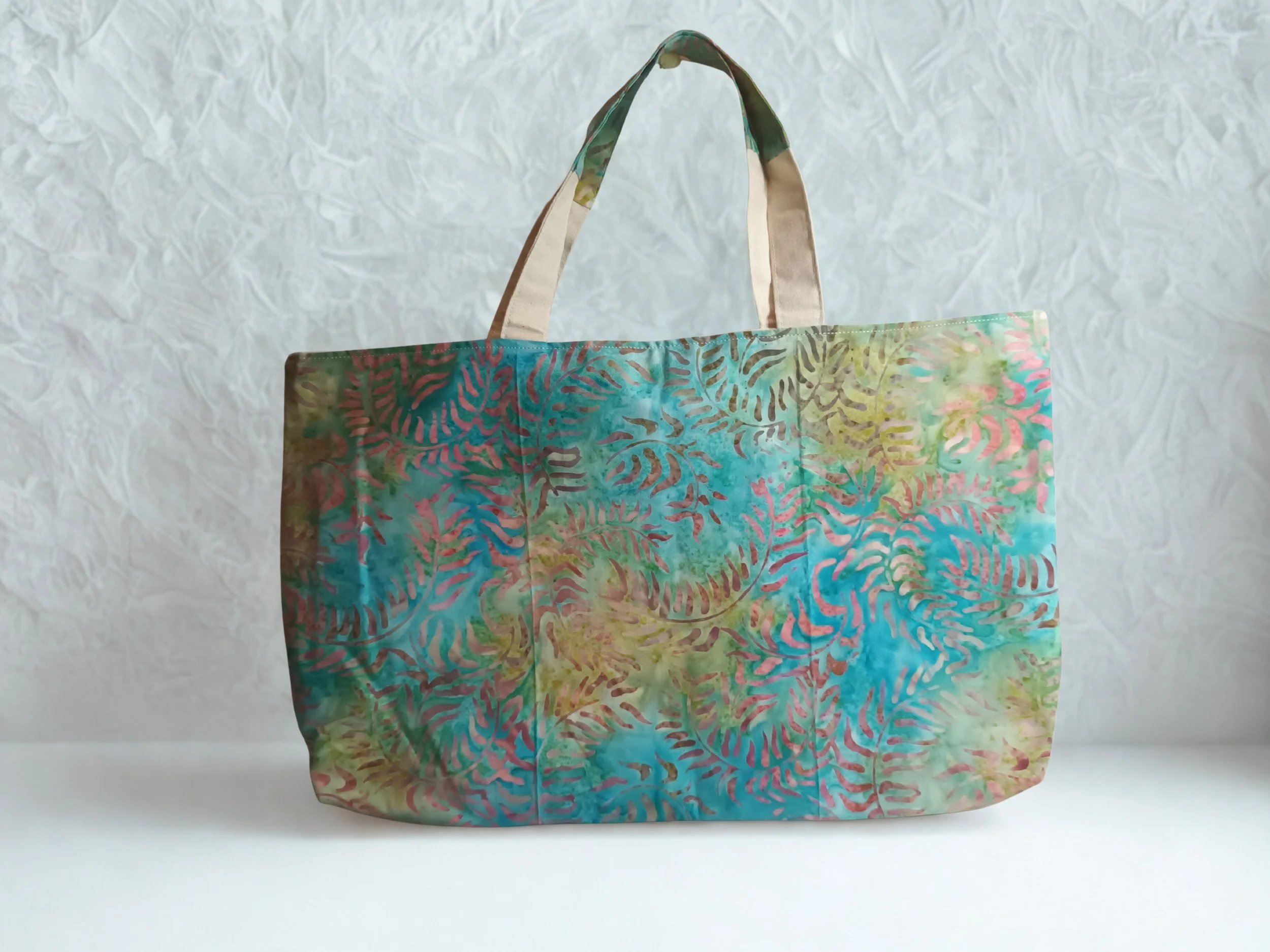 BATIK MEDIUM TOTE 1