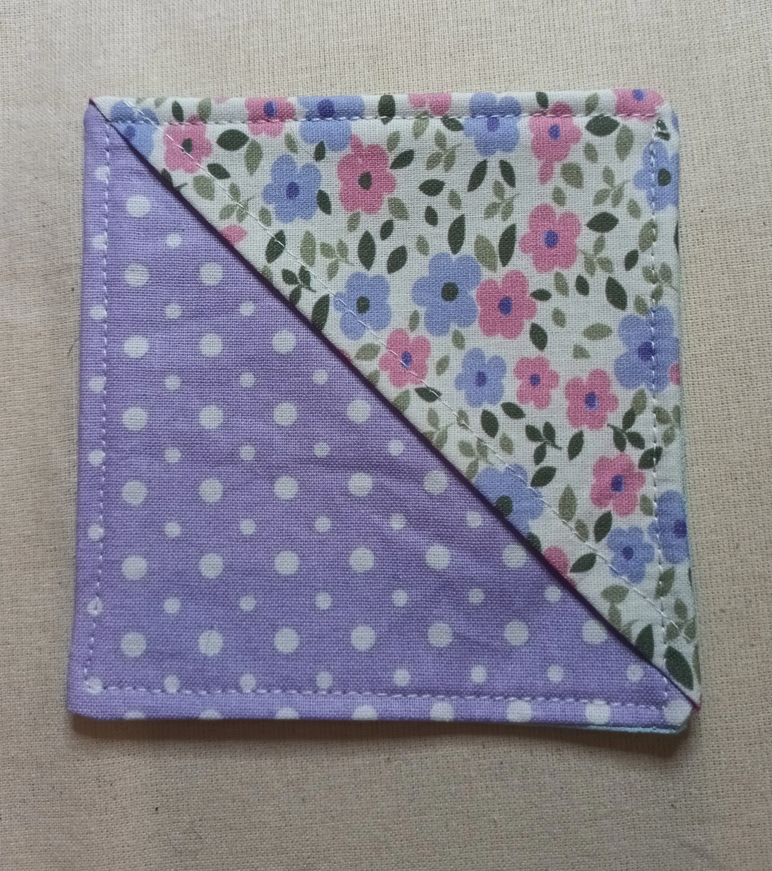 WHITE DAISY & POLKA DOTFABRIC CORNER BOOKMARK