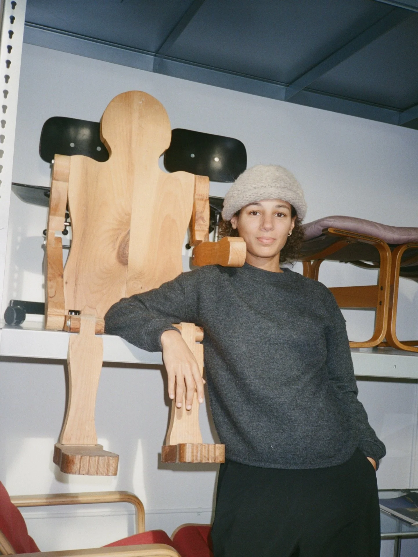 Merry Christmas from me and the big homie 🎄🪑 @inthecomfortof_ 

Photo thanks to @georgebgoldberg