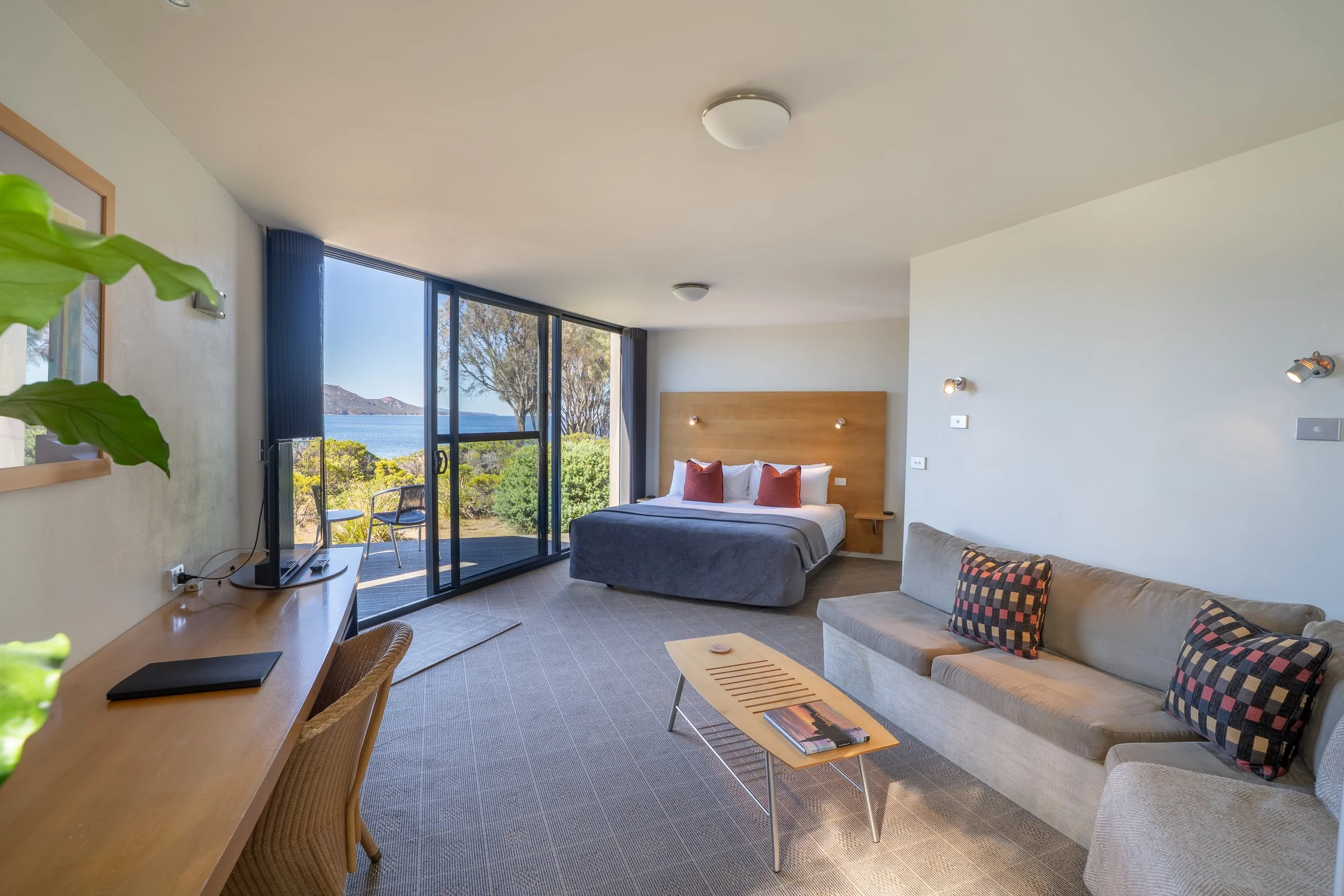Australia-Tasmania-Edge-of-the-Bay-Ocean View Studio-suite-seaview-coastal-patio-contemporary-6854.jpg