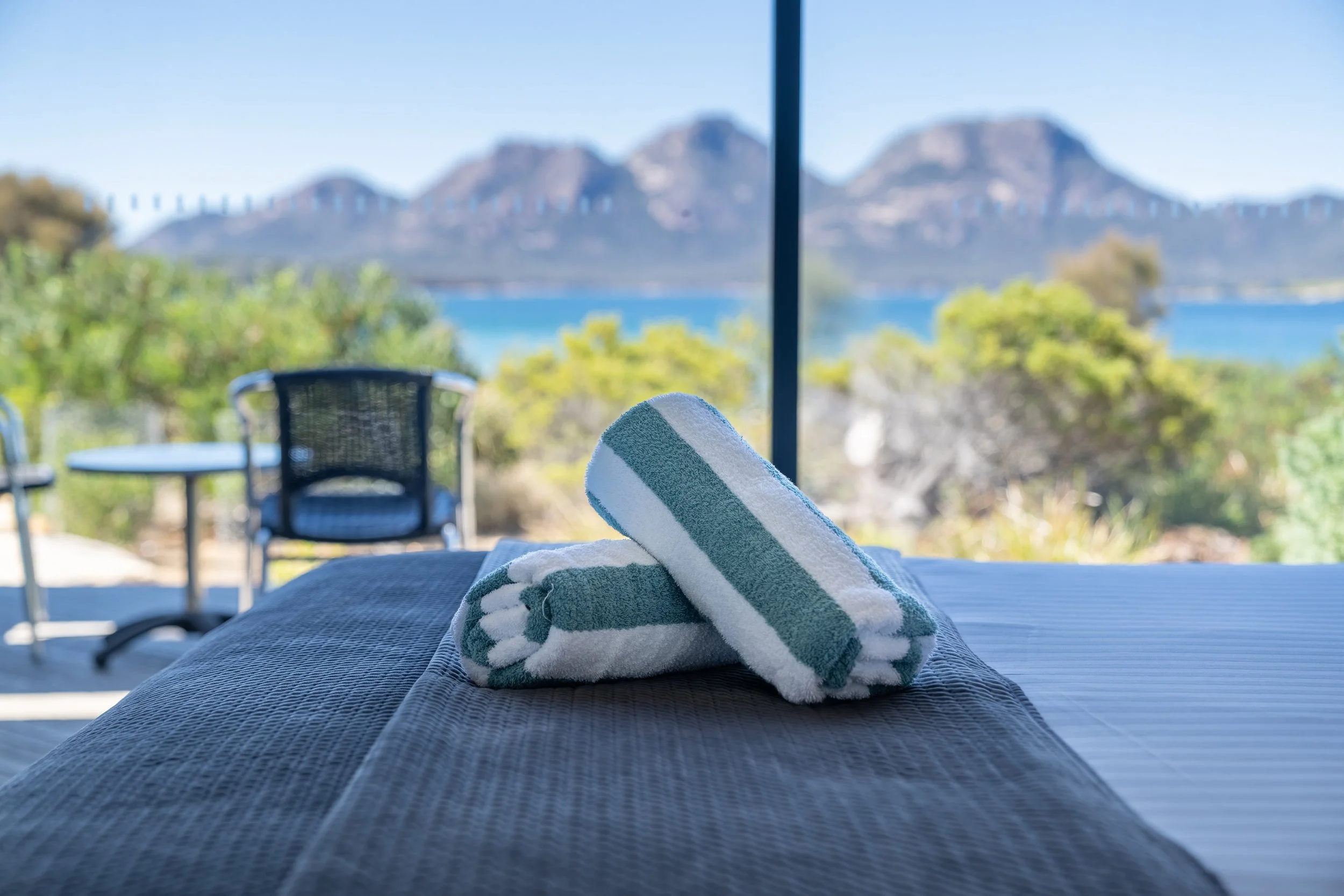 Australia-Tasmania-Edge-of-the-Bay-Ocean View Studio-towels-mountains-ocean-scenic-resort-05311.jpg