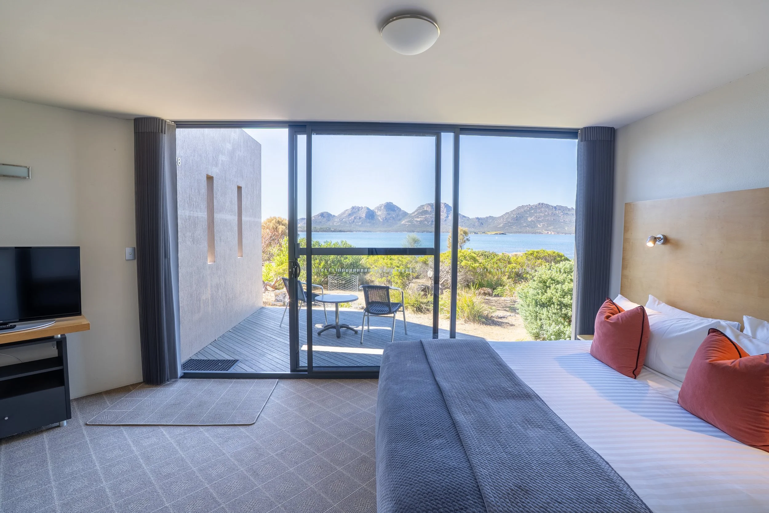 Australia-Tasmania-Edge-of-the-Bay-Ocean View Studio-bedroom-bayview-mountains-balcony-hotel-room-6869.jpg