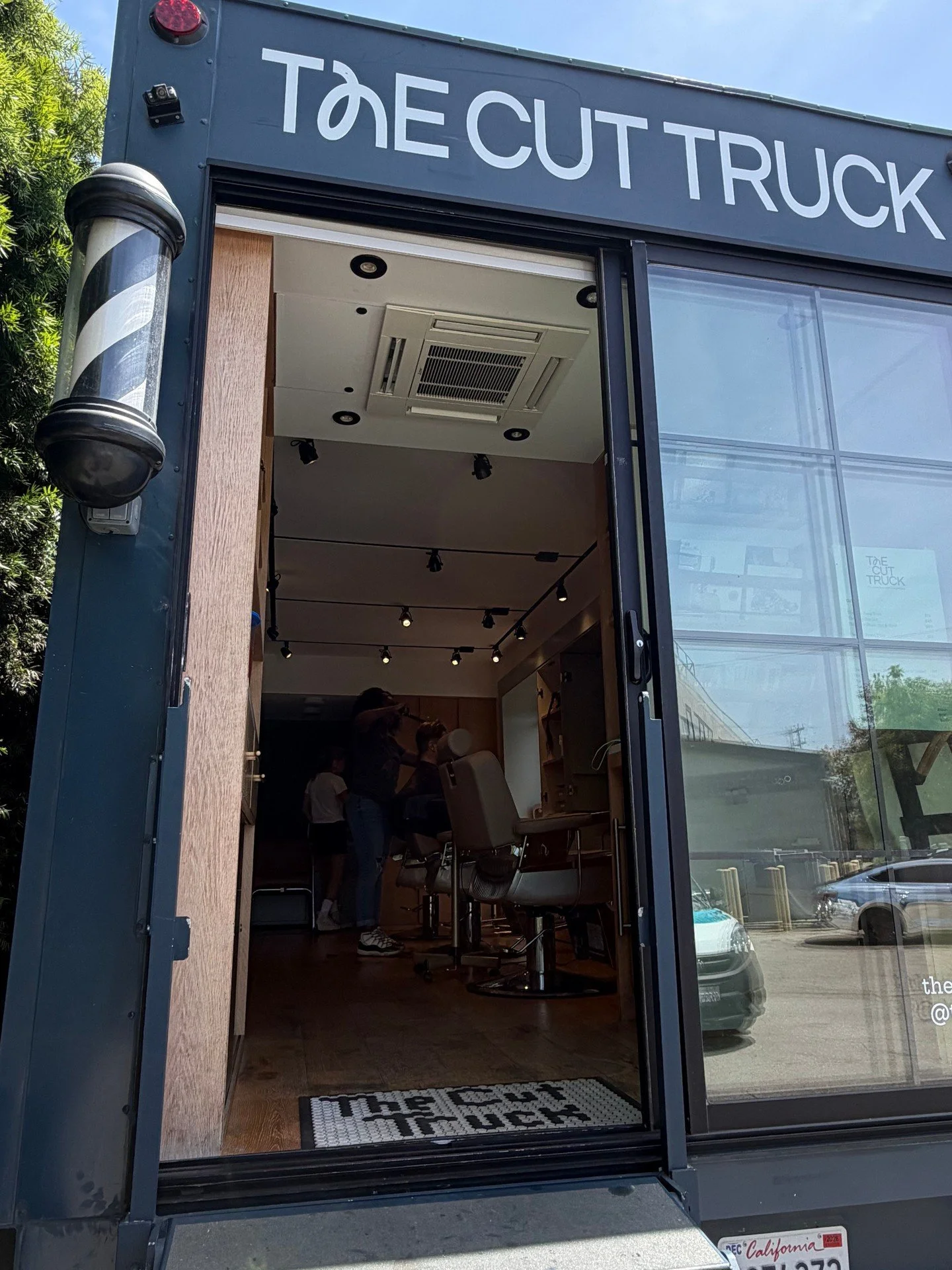 🚨 Hair emergency? The Cut Truck has rolled into Venice Beach, and it&rsquo;s ready to transform your look right on campus! 🌊✂️ Whether you&rsquo;re rocking long locks or a fresh fade, our skilled stylists have you covered. Plus, if you&rsquo;re a B