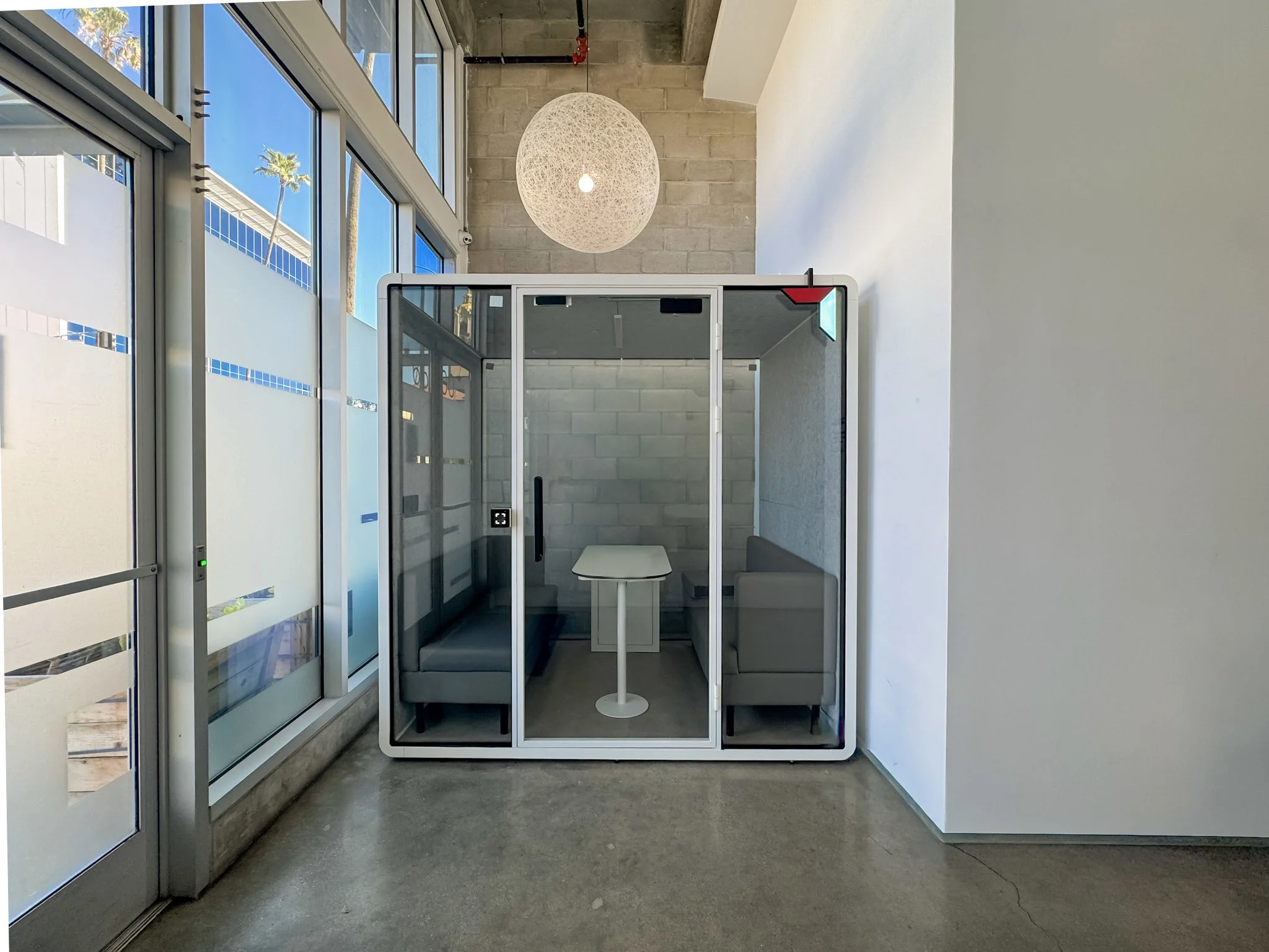 Meeting Pod Hollywood