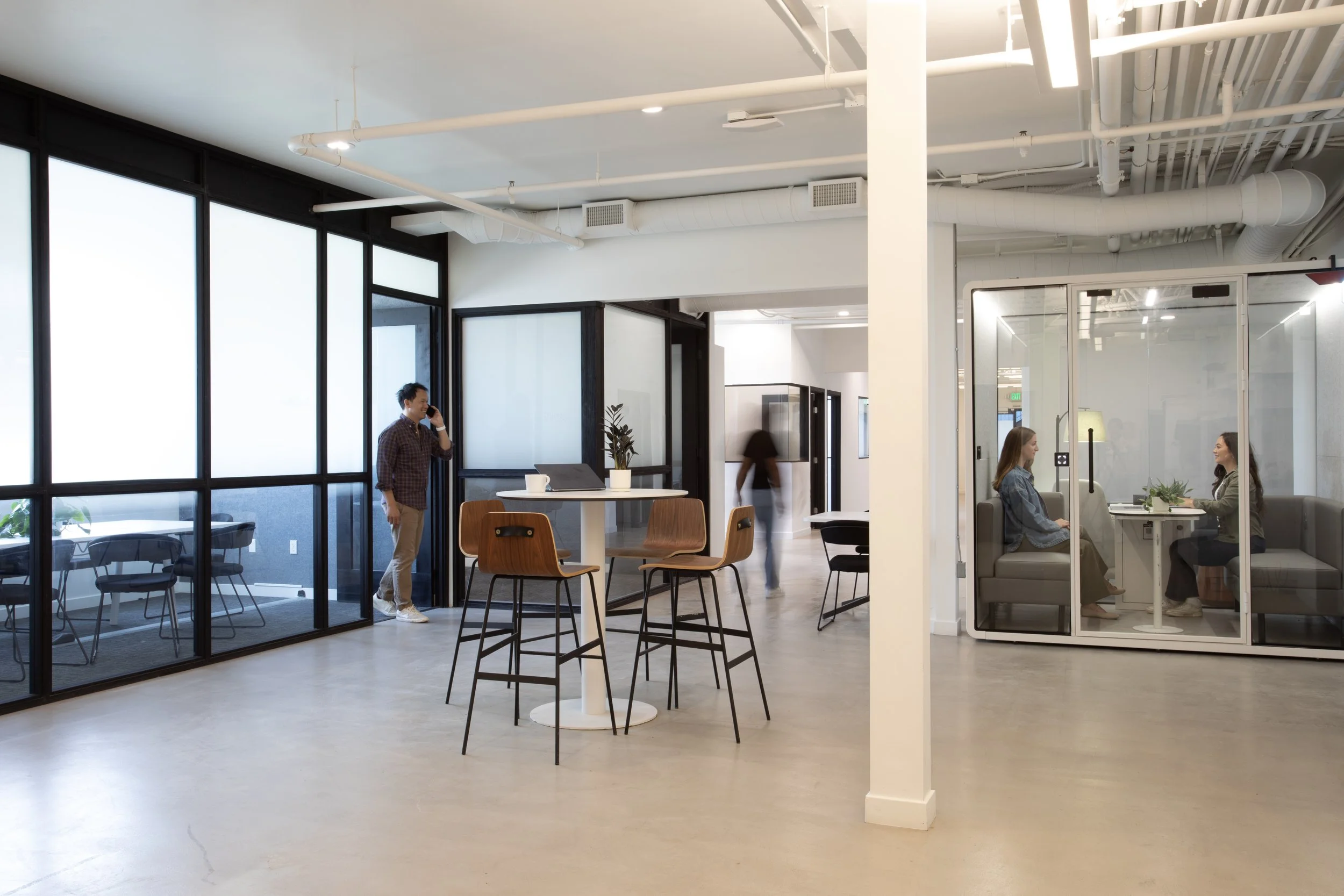 Suite 100 Lounge.jpg