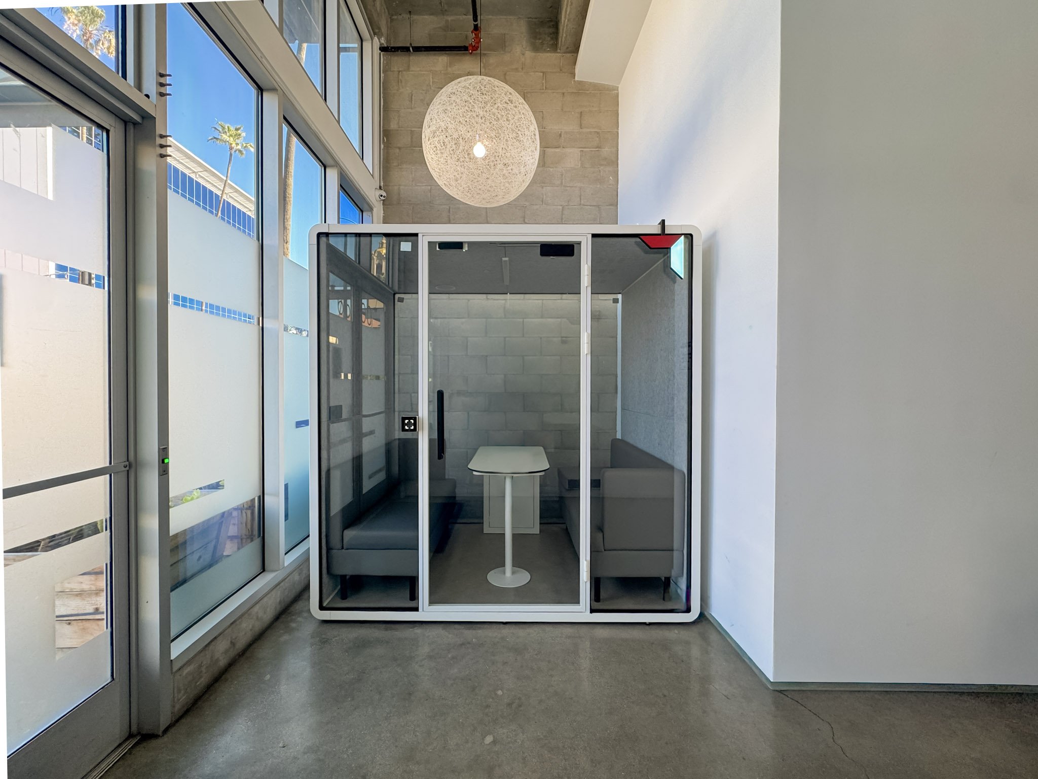 BLANKSPACES Hollywood Lobby Pod
