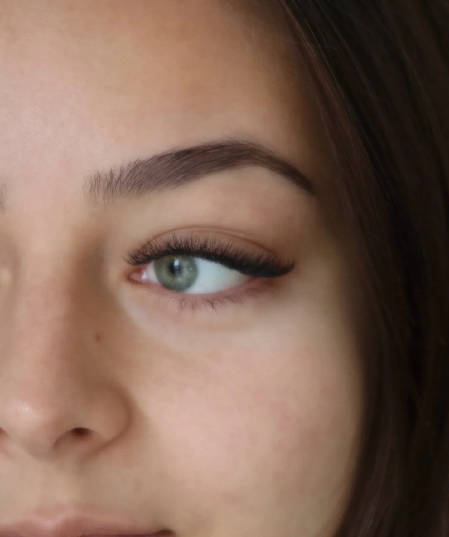 𝘗𝘰𝘴𝘦 𝘷𝘰𝘭𝘶𝘮𝘦 | Cils YY