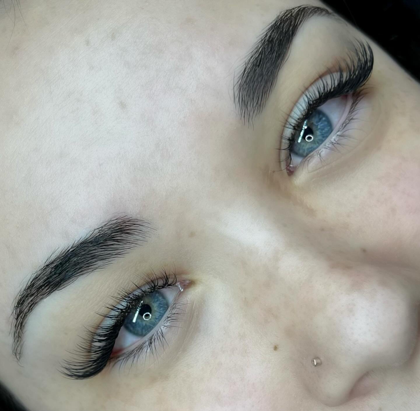 Pose classique | 𝘊𝘢𝘵 𝘦𝘺𝘦, 𝘊𝘰𝘶𝘳𝘣𝘶𝘳𝘦 𝘊

𝘓𝘪𝘦𝘯 𝘥𝘢𝘯𝘴 𝘮𝘢 𝘣𝘪𝘰 𝘱𝘰𝘶𝘳 𝘱𝘳𝘦𝘯𝘥𝘳𝘦 𝘳𝘦𝘯𝘥𝘦𝘻-𝘷𝘰𝘶𝘴 | 𝘓𝘪𝘯𝘬 𝘪𝘯 𝘮𝘺 𝘣𝘪𝘰 𝘵𝘰 𝘣𝘰𝘰𝘬 𝘢𝘯 𝘢𝘱𝘱𝘰𝘪𝘯𝘵𝘮𝘦𝘯𝘵! 🤍

#extensionsmontreal #cilsclassique #poseclassi