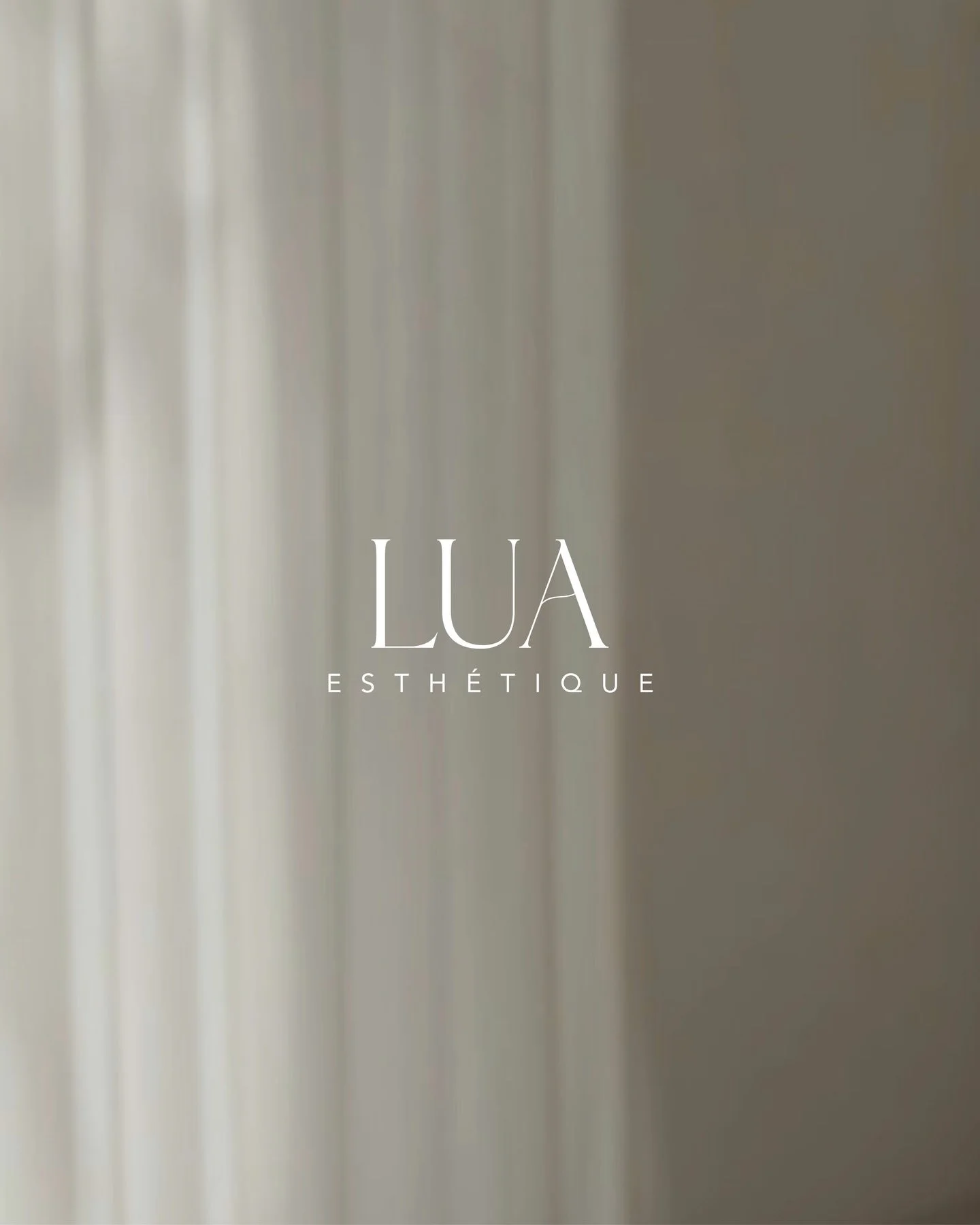 Apr&egrave;s 6 ans &agrave; faire ce que j&rsquo;aime sous le nom de Lashes by Querida, je suis heureuse de vous pr&eacute;senter LUA esth&eacute;tique!

&laquo;LUA&raquo;, qui signifie lune en portugais, repr&eacute;sente la f&eacute;minit&eacute;, 