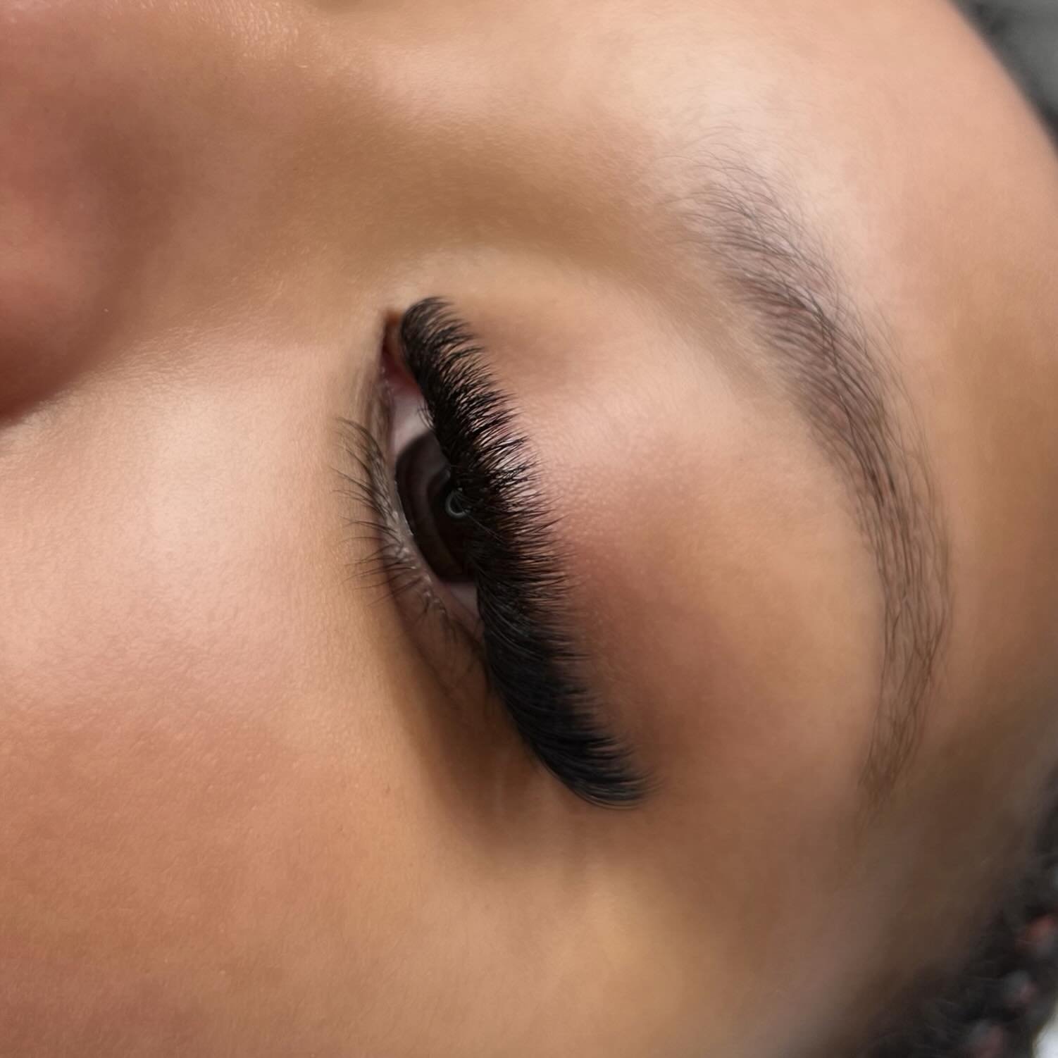 Pose volume | 𝘊𝘢𝘵 𝘦𝘺𝘦 🤍

#lashextensions #extensionsdecils #montreallashes #lashextensionsmontreal #extensionsdecilsmontreal #extensiondecils #lashes #volumerusse #volumelashes #cilsvolume #posevolume #posedecils #posedecilsmontreal #extension